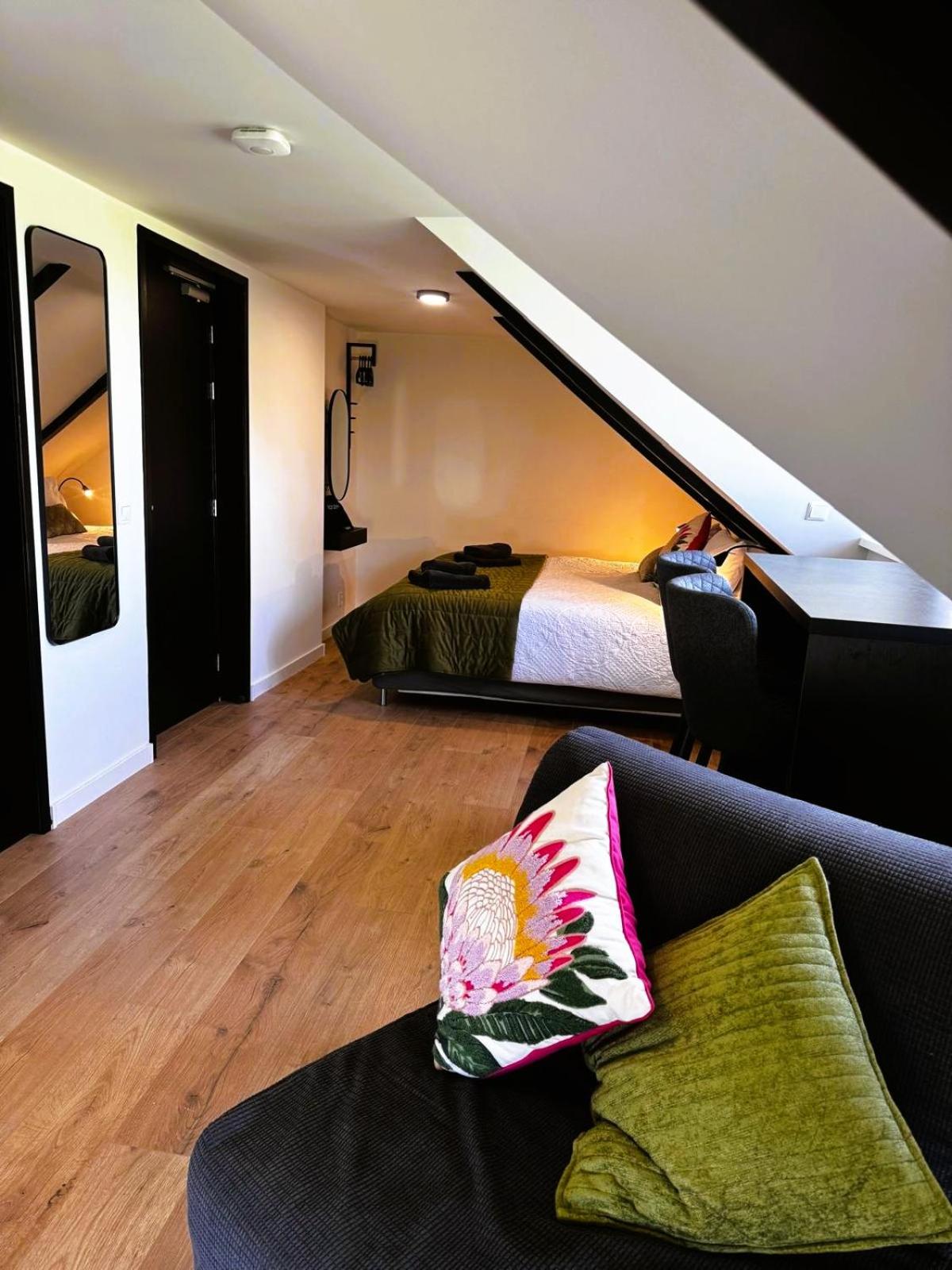 Large Double Room photo 2