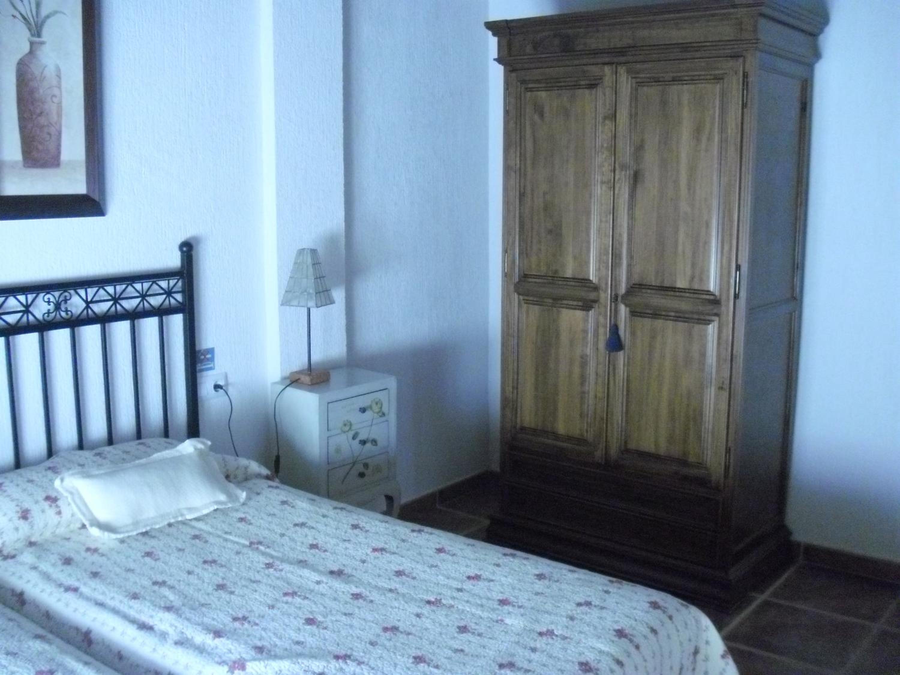 Double or Twin Room - Photo 7