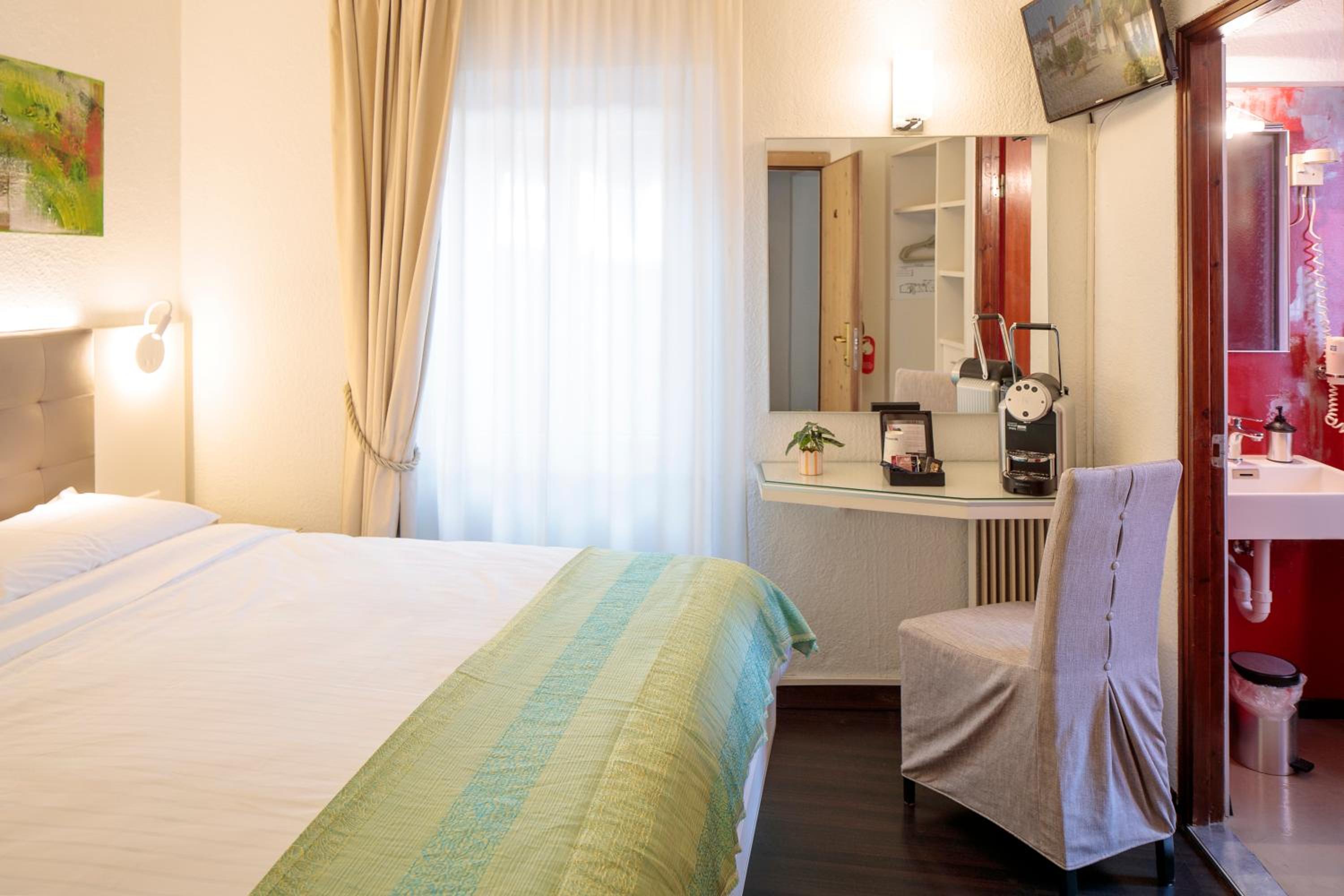 Economy Double Room - Photo 1