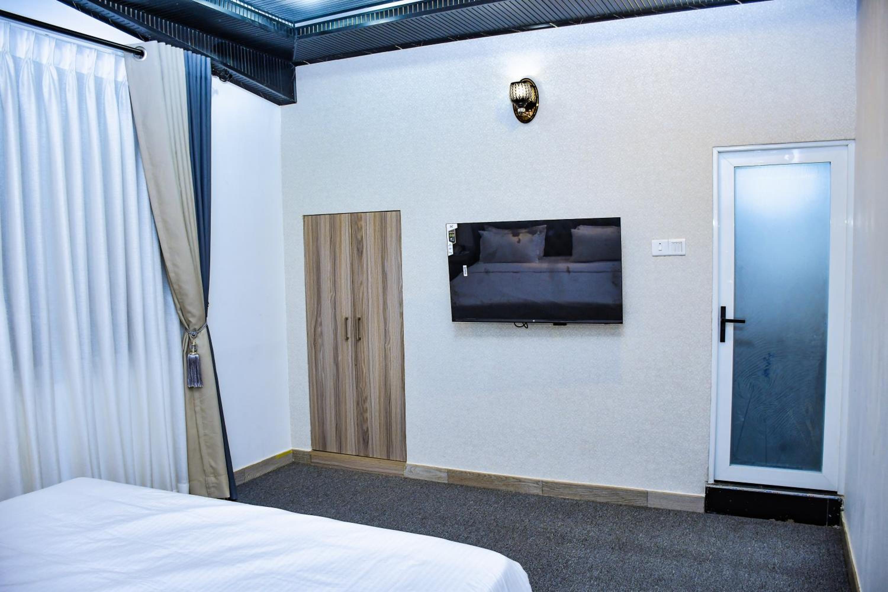 Superior King Room photo 3