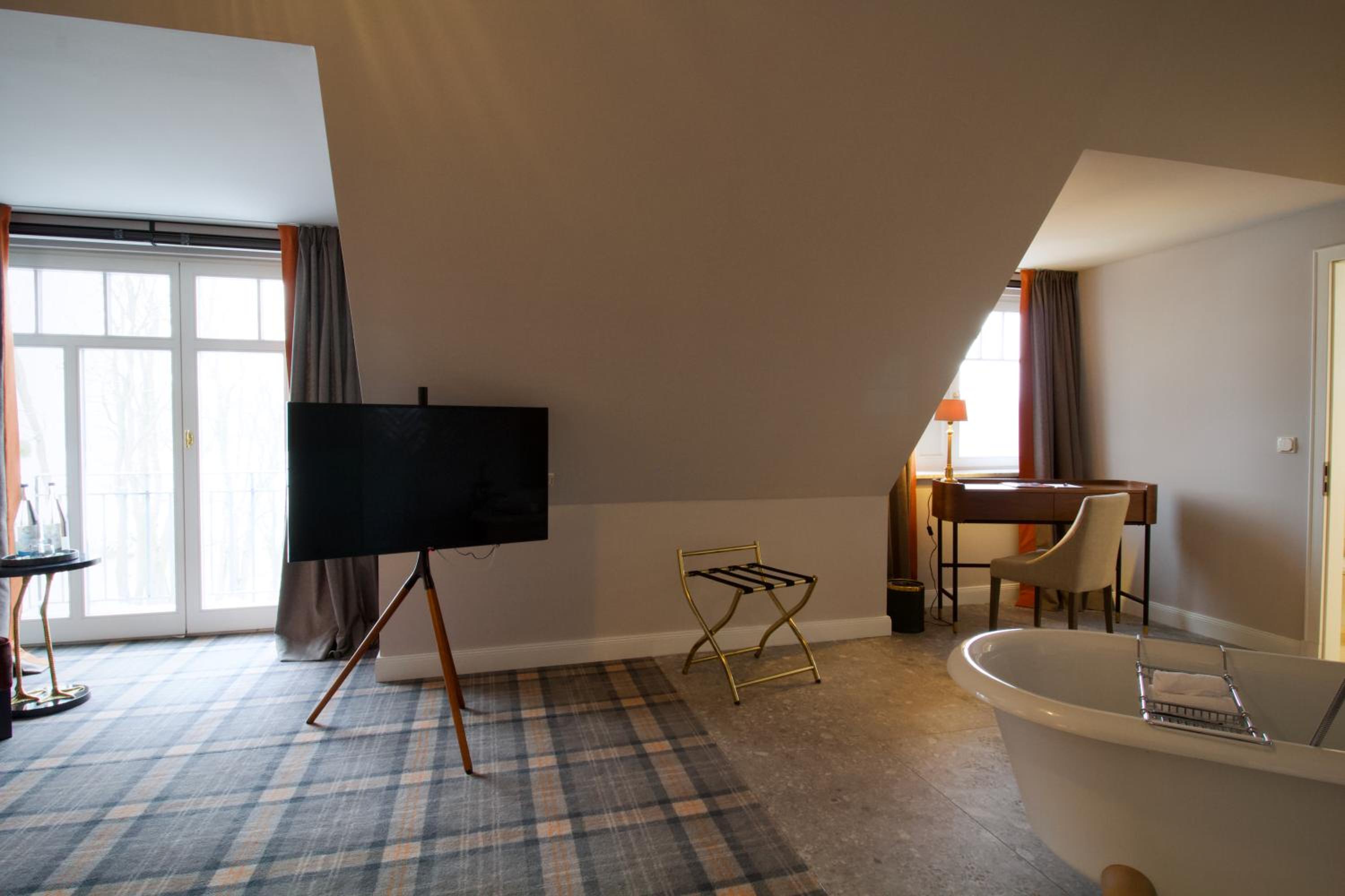 Junior Suite with Balcony photo 3