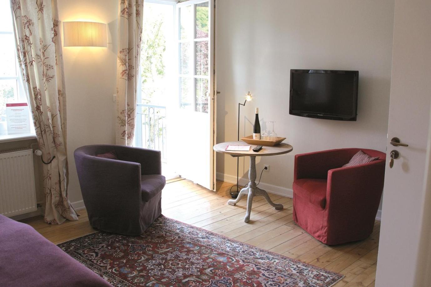 Deluxe Double Room with Bath photo 1