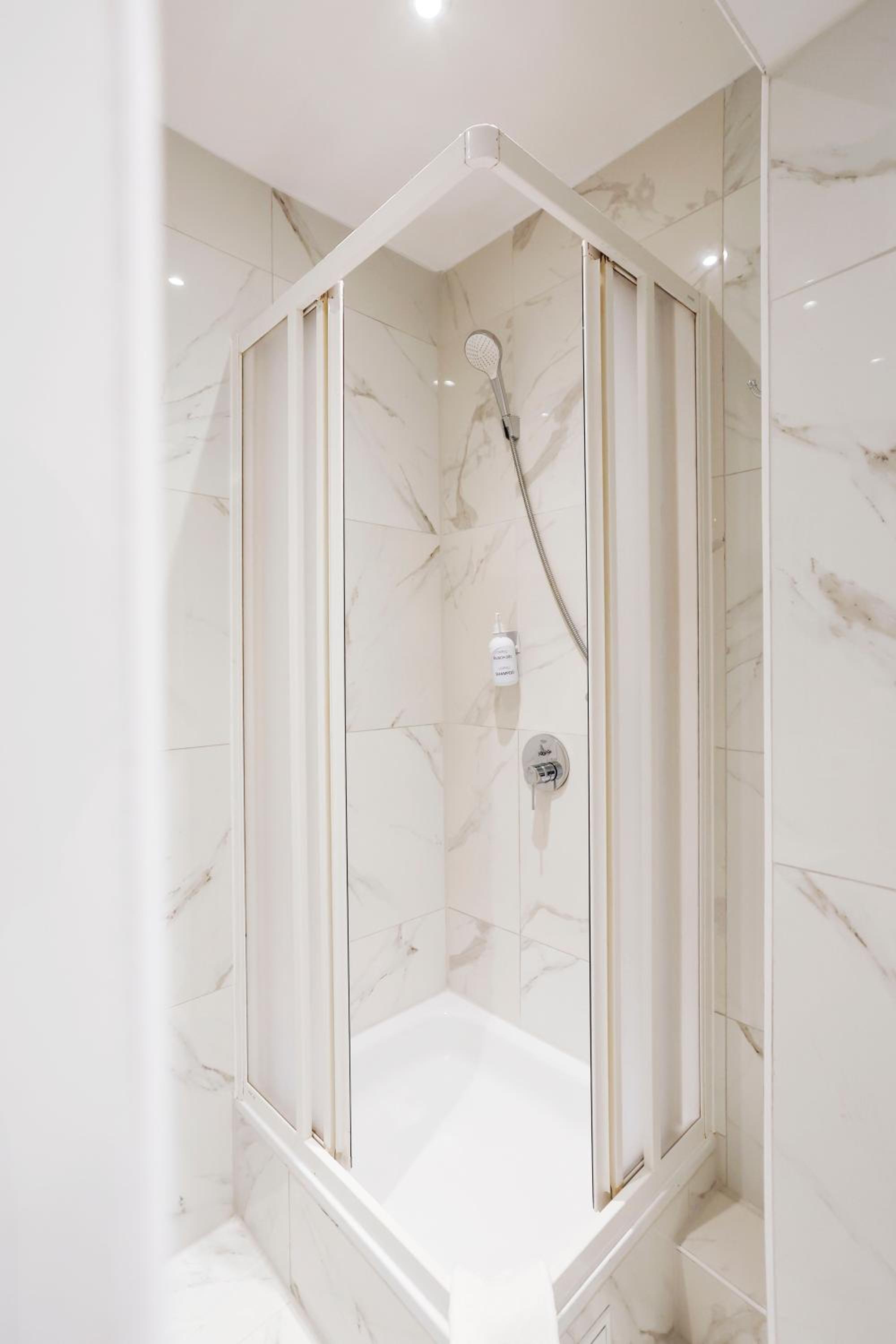 Junior Suite - Photo 17
