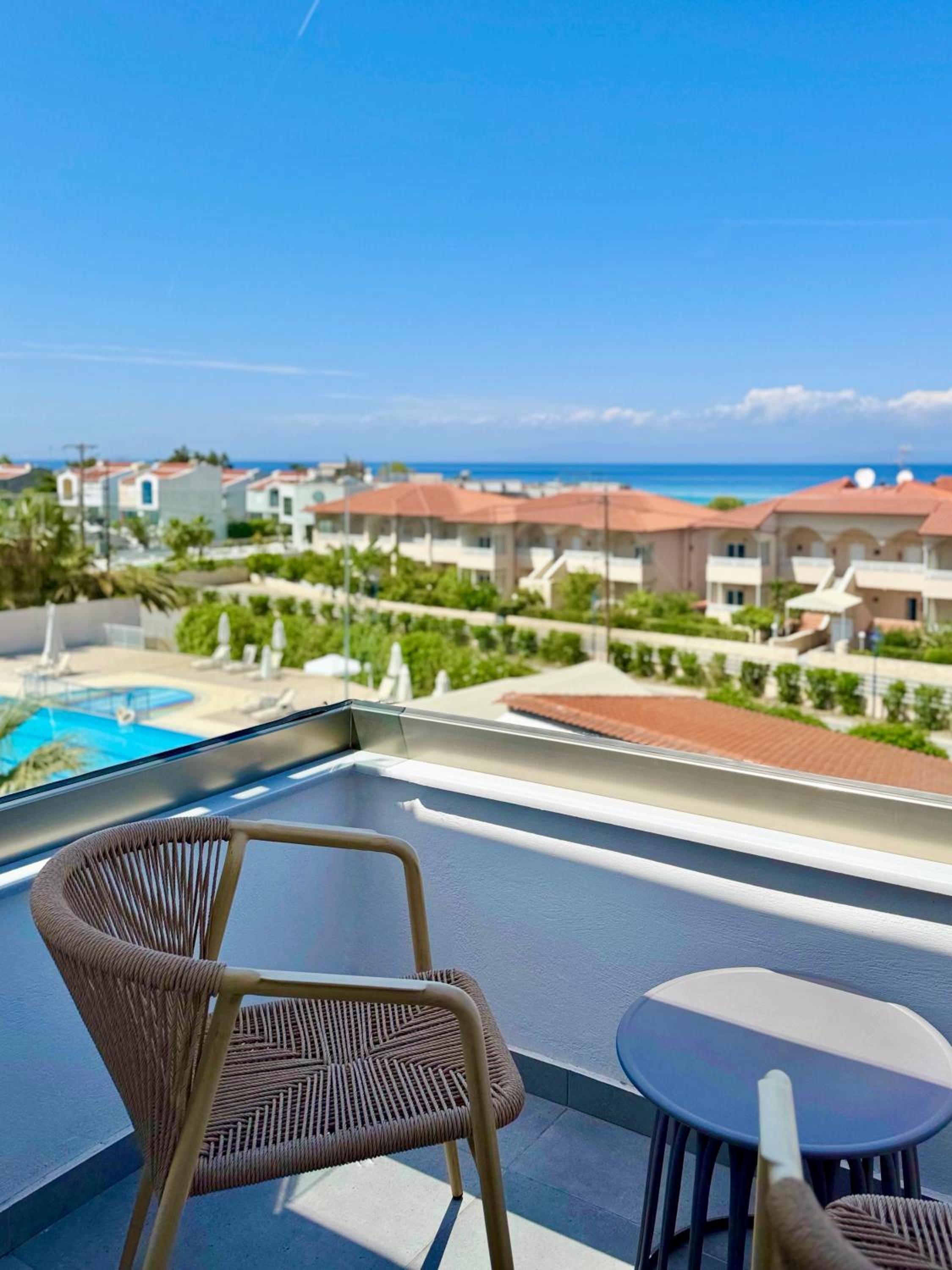 Deluxe Double Room with Balcony and Sea View