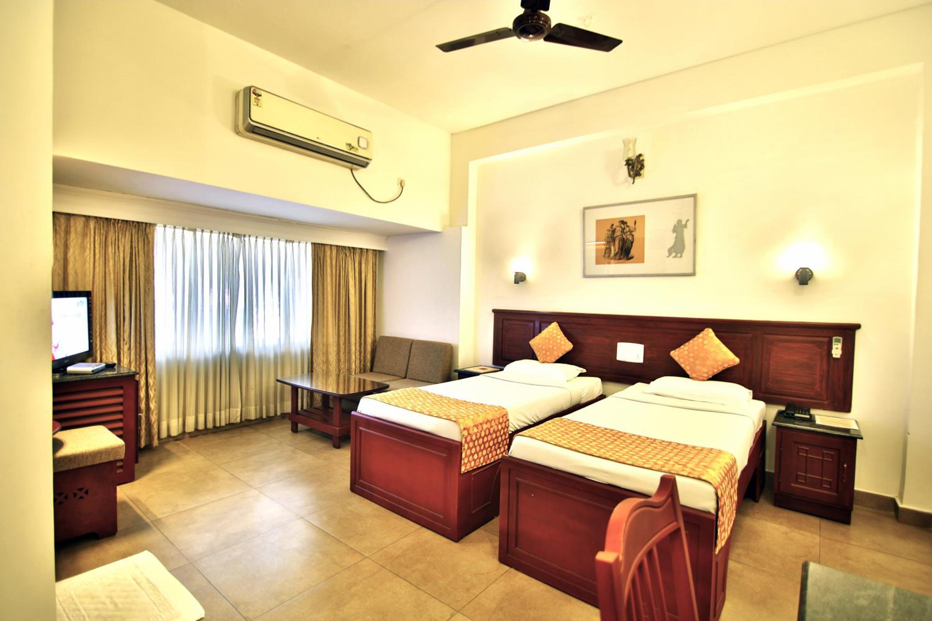 Standard Twin Room