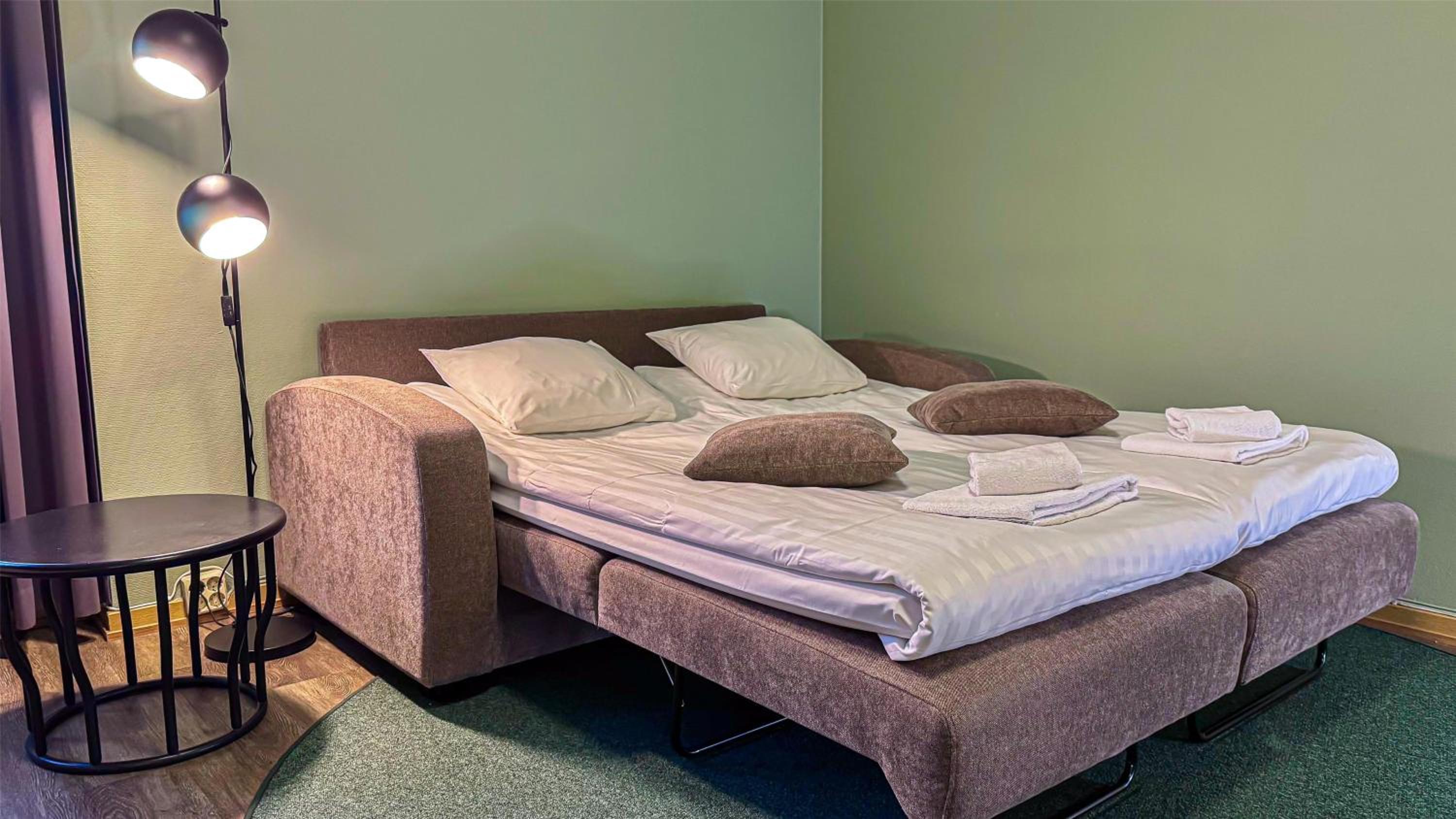 Family Room with Two Single Beds, One Single Bunk Bed and Sofa Bed - Non-Smoking - Photo 3