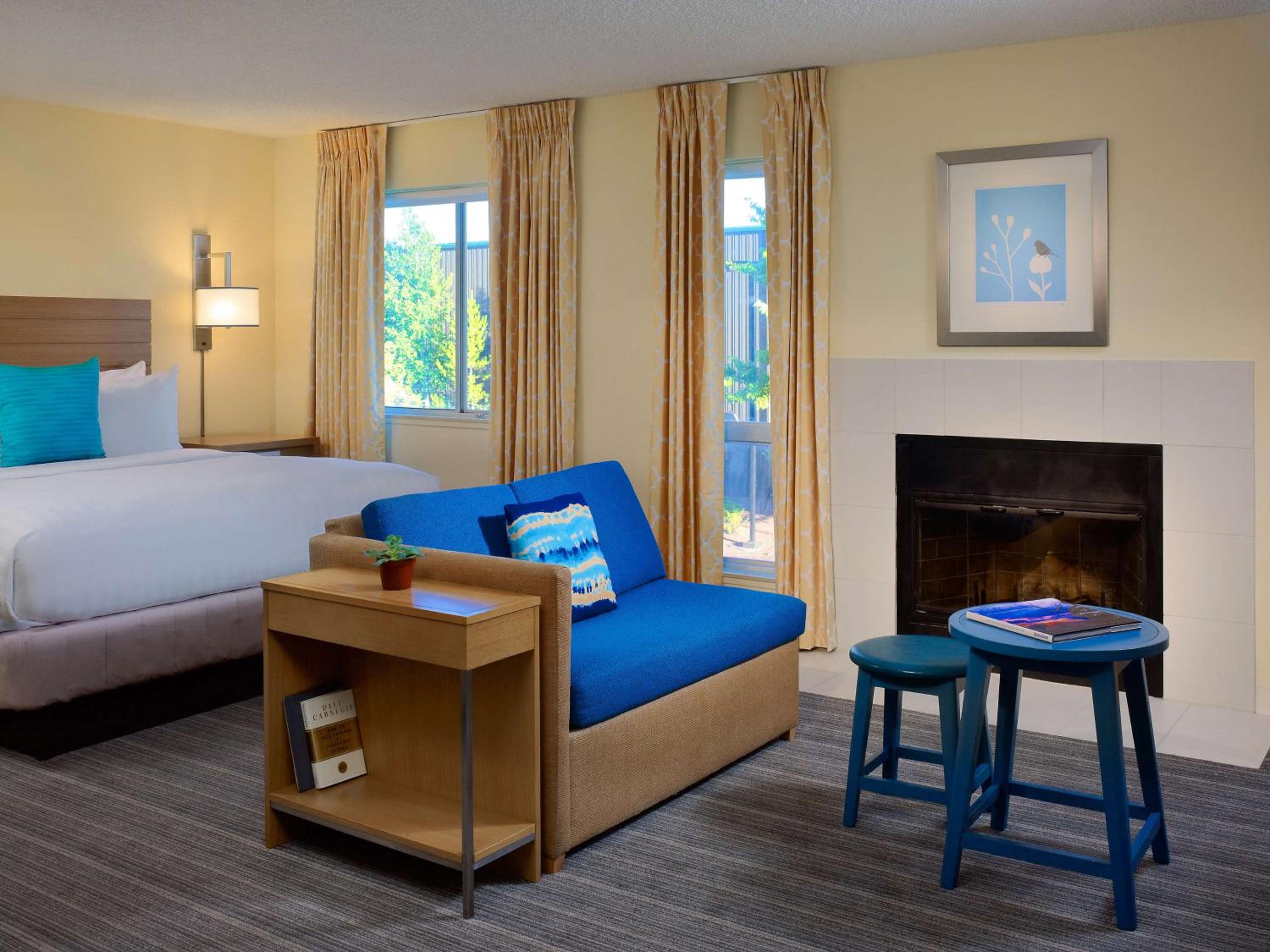 Studio Suite - King - Fireplace - Hearing Accessible photo 3