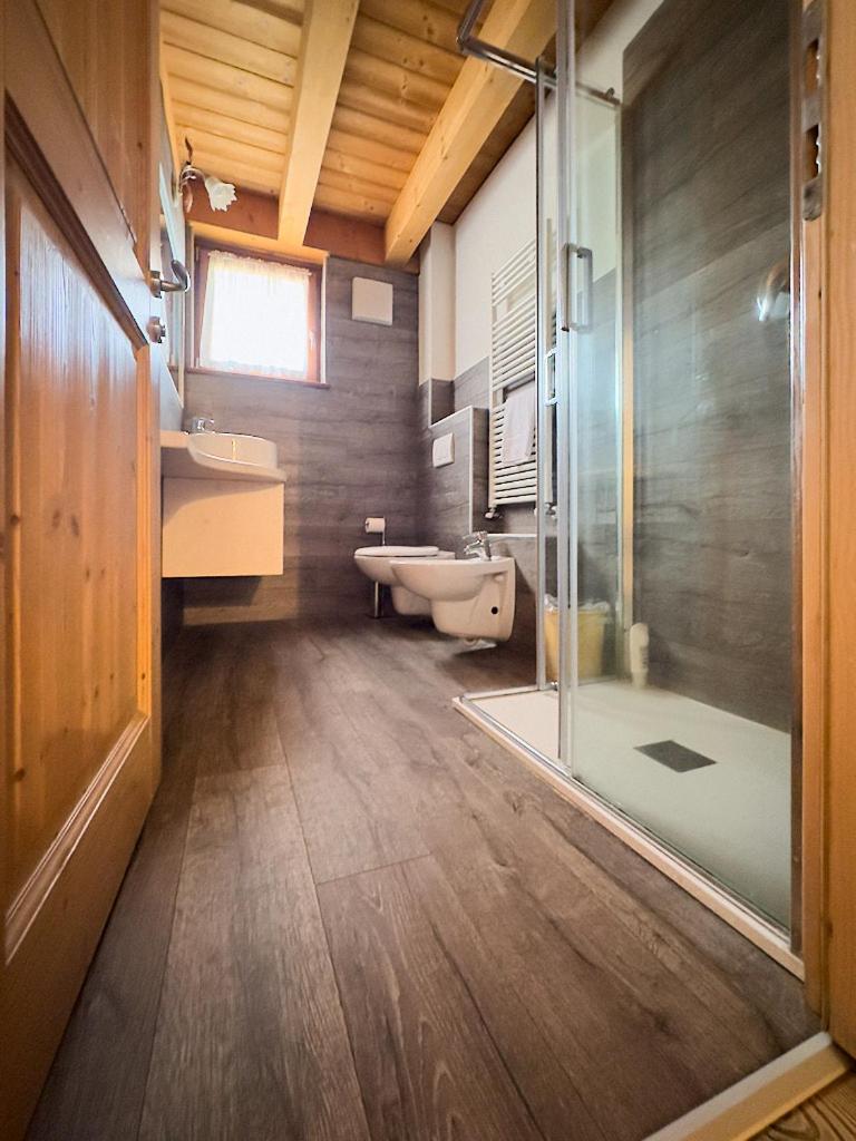 Two-Bedroom Apartment with Balcony photo 2