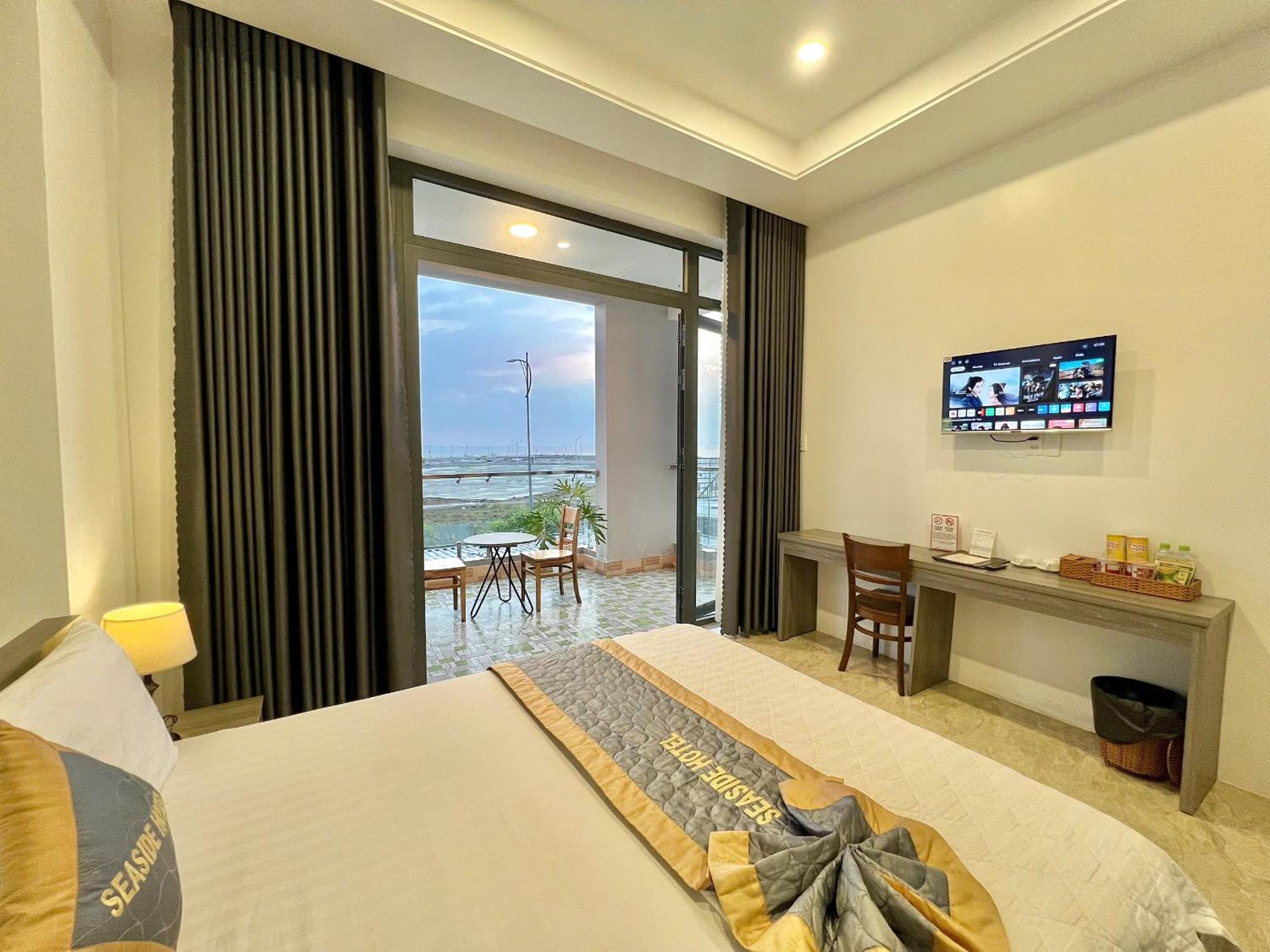 Queen Room with Sea View