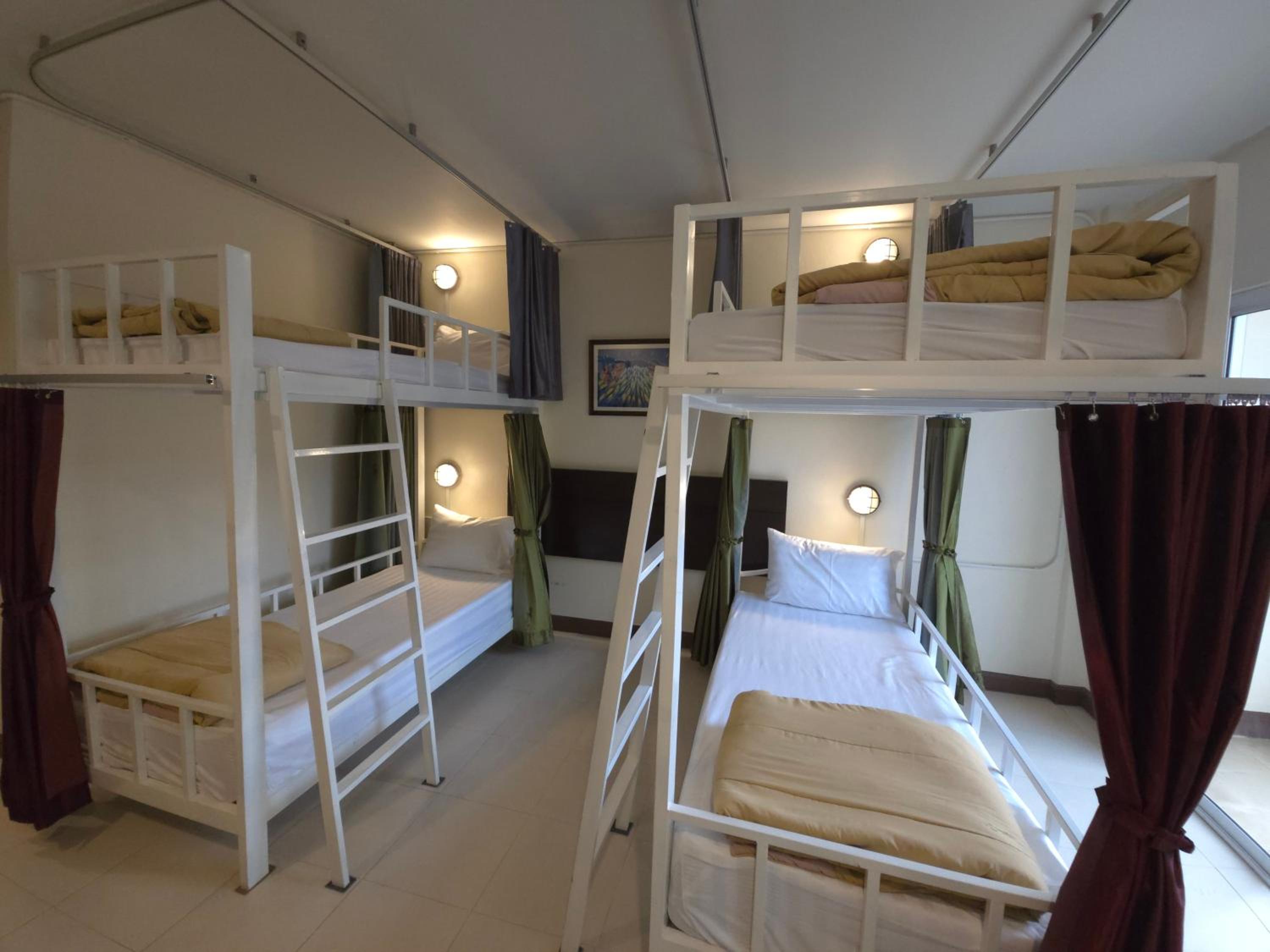 Bed in 4-Bed Mixed Dormitory Room photo 3