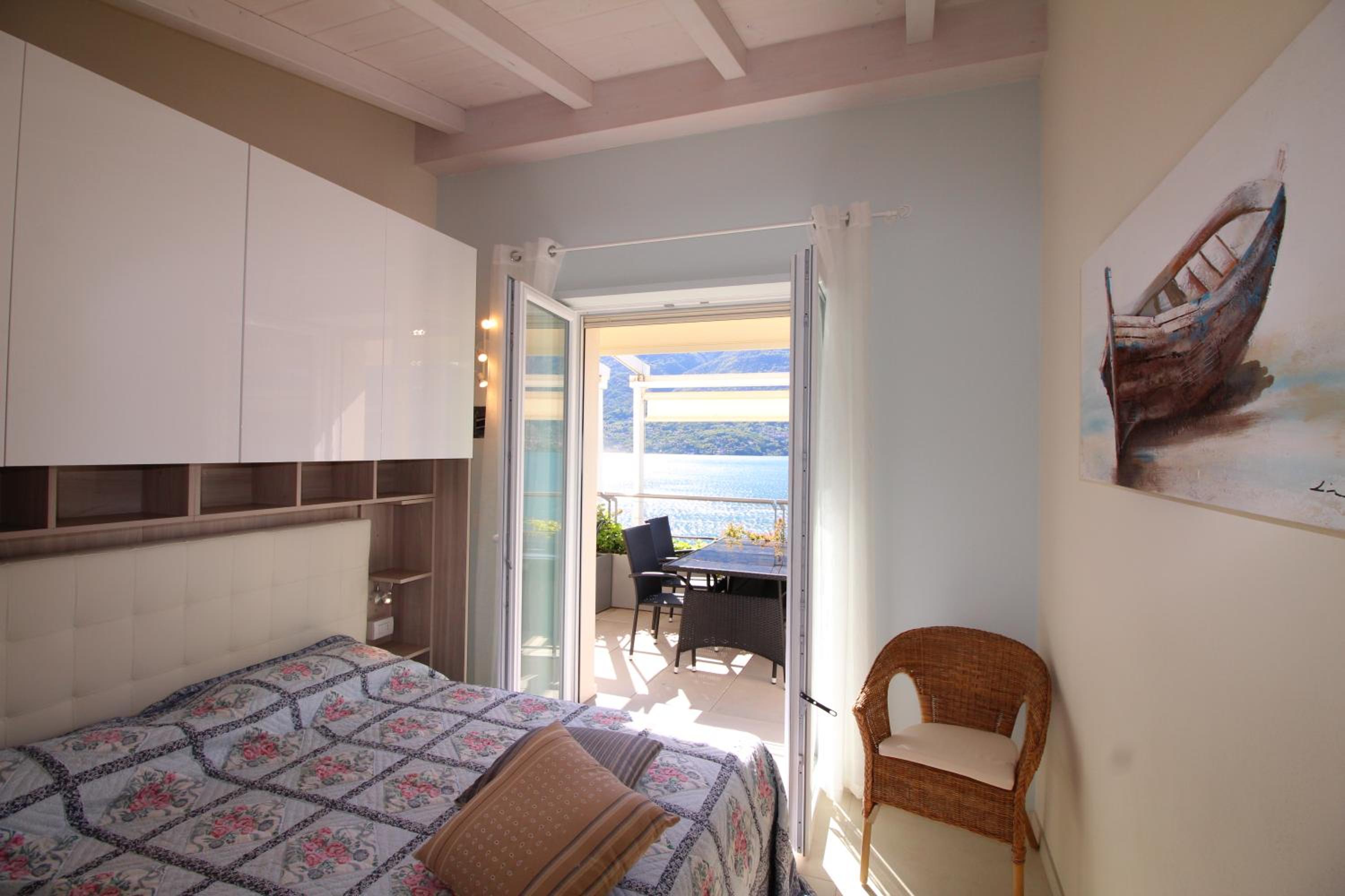 One-Bedroom Apartment 3 with Lake View - Annex