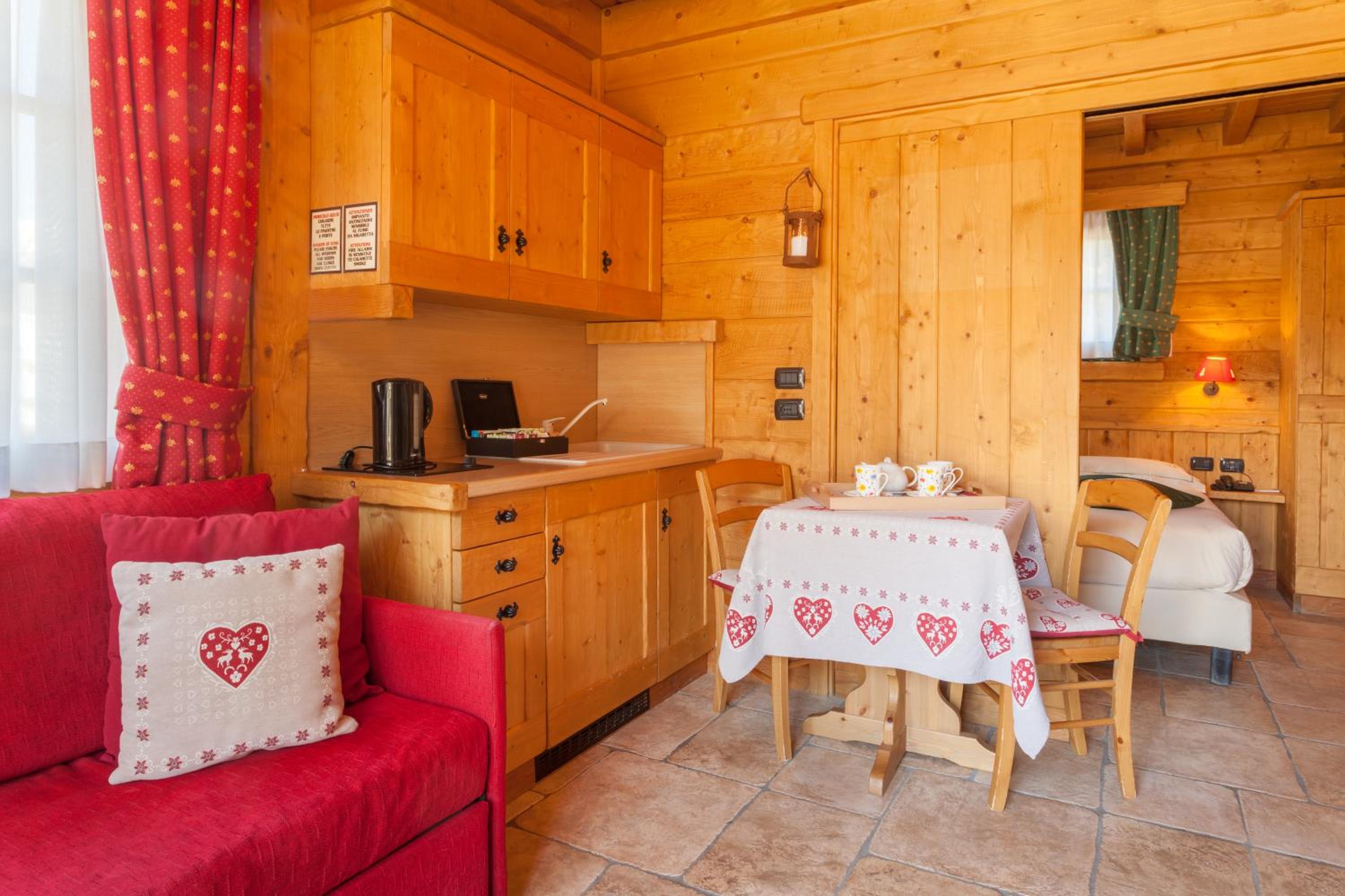 Romantic Chalet (2 Adults) - Photo 5