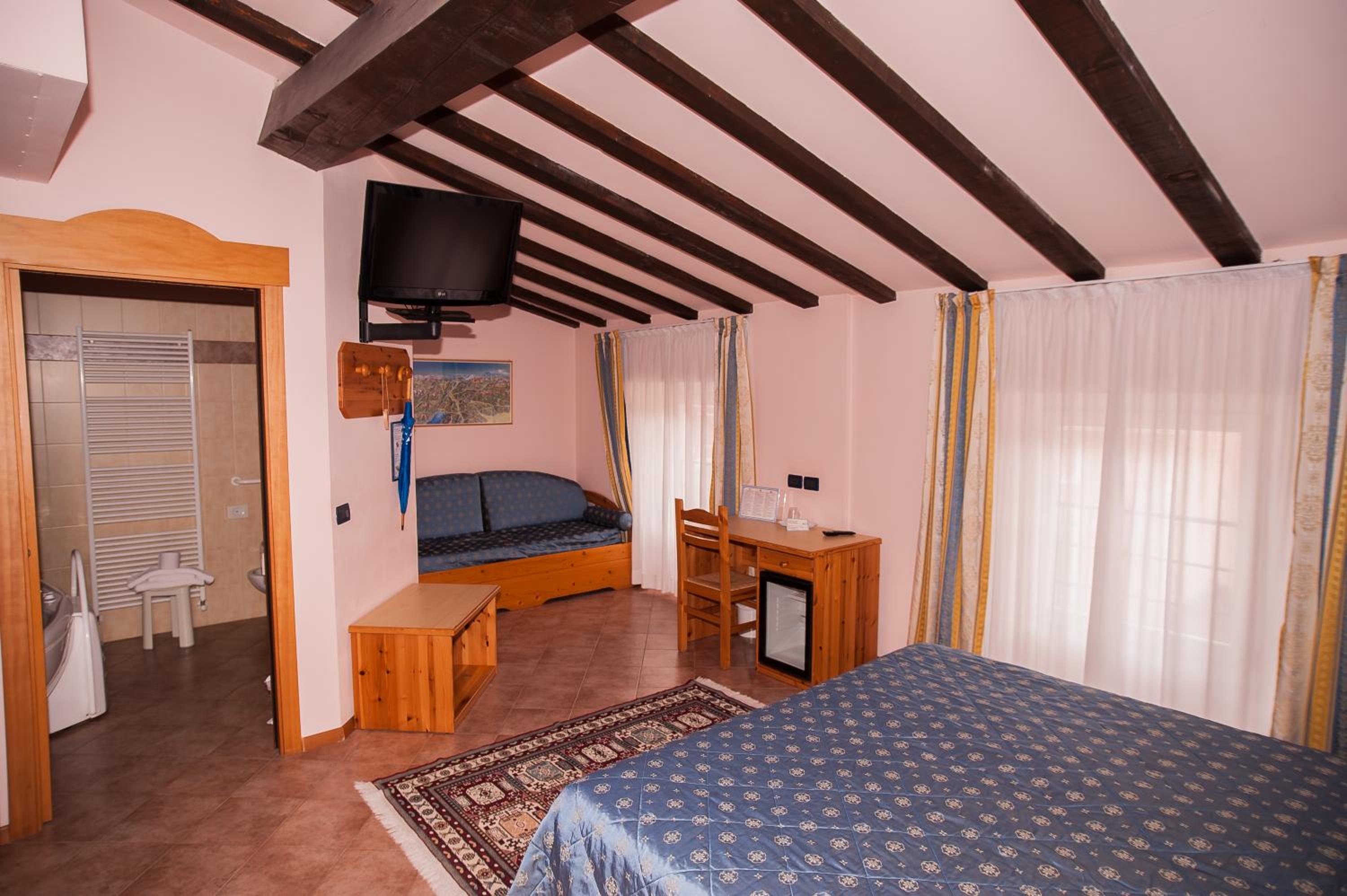 Suite - Photo 4