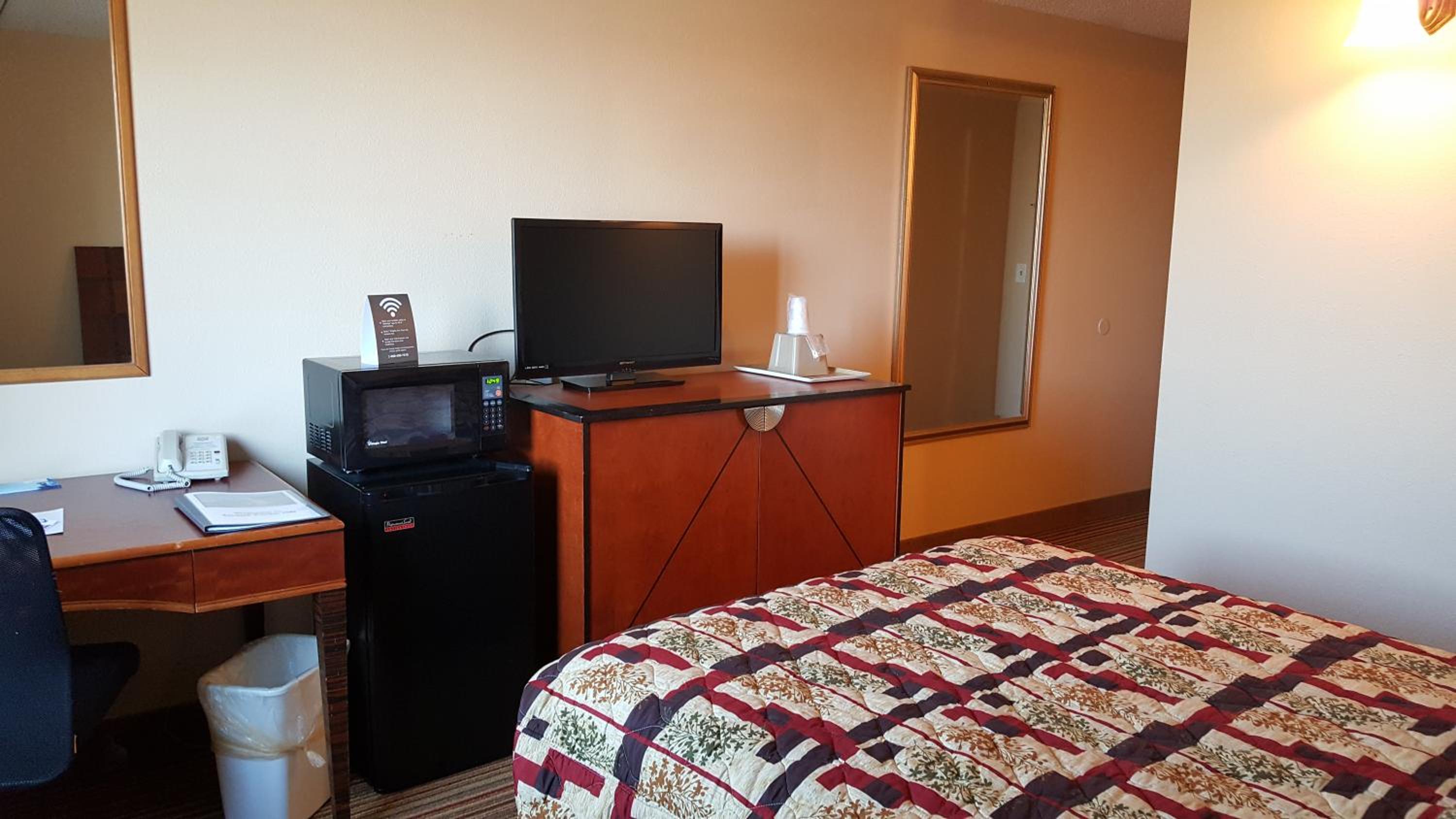 Queen Room - Disability Access - Photo 1