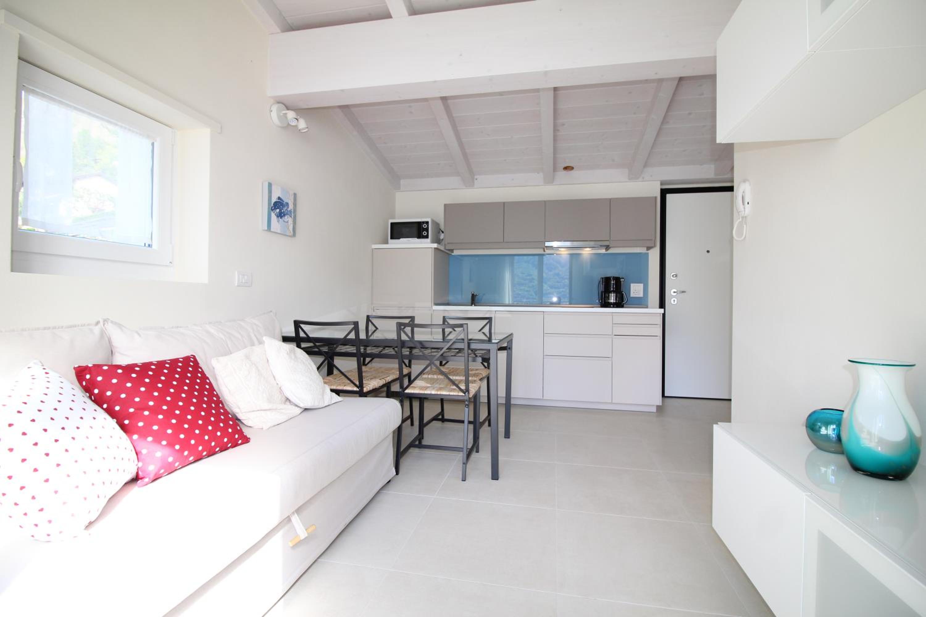 One-Bedroom Apartment 3 with Lake View - Annex photo 2