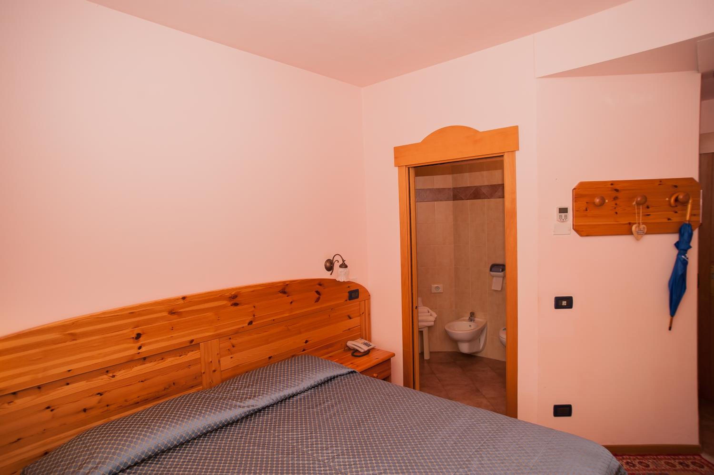 Economy Double Room - Photo 2