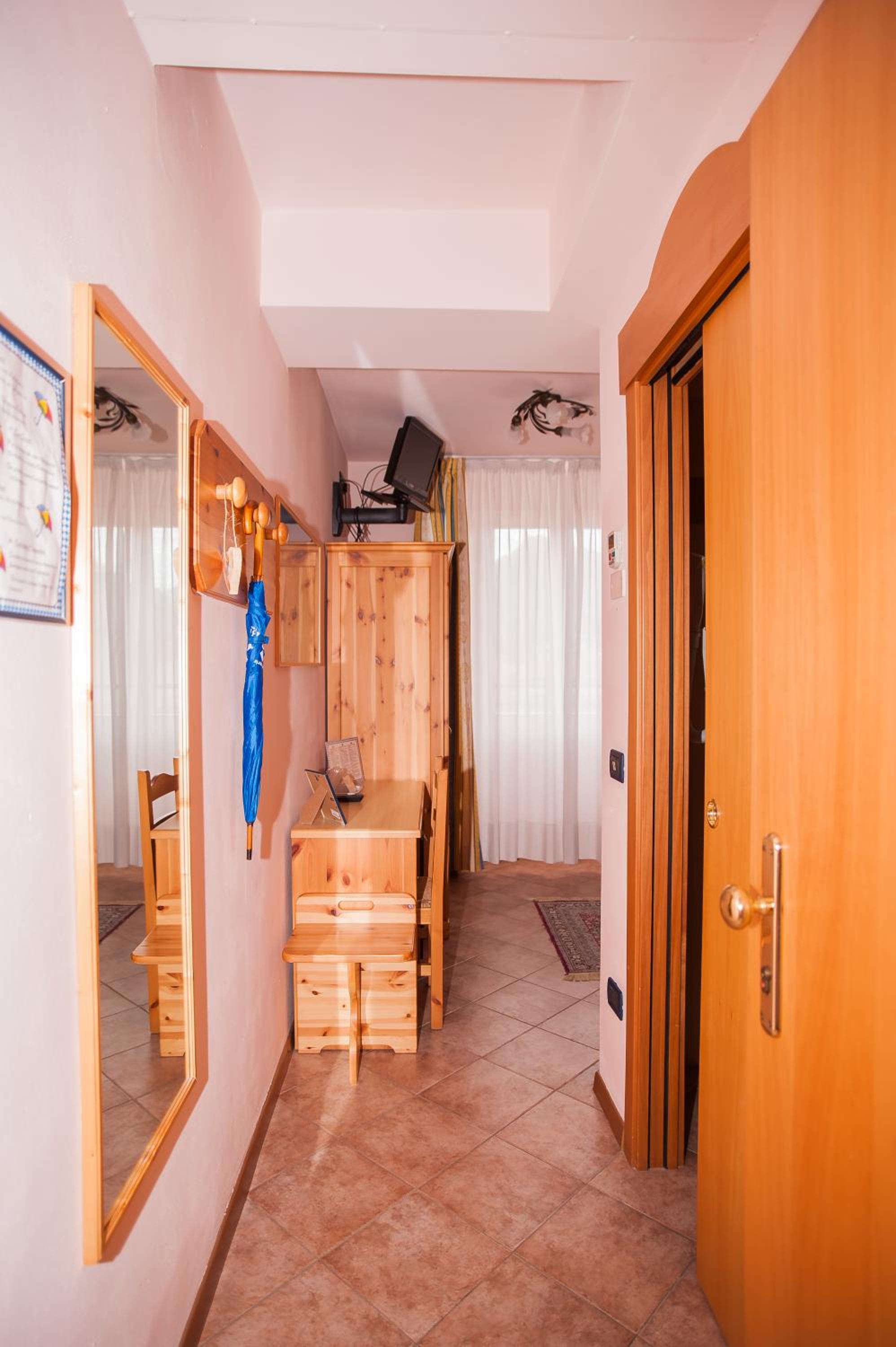 Single Room photo 3