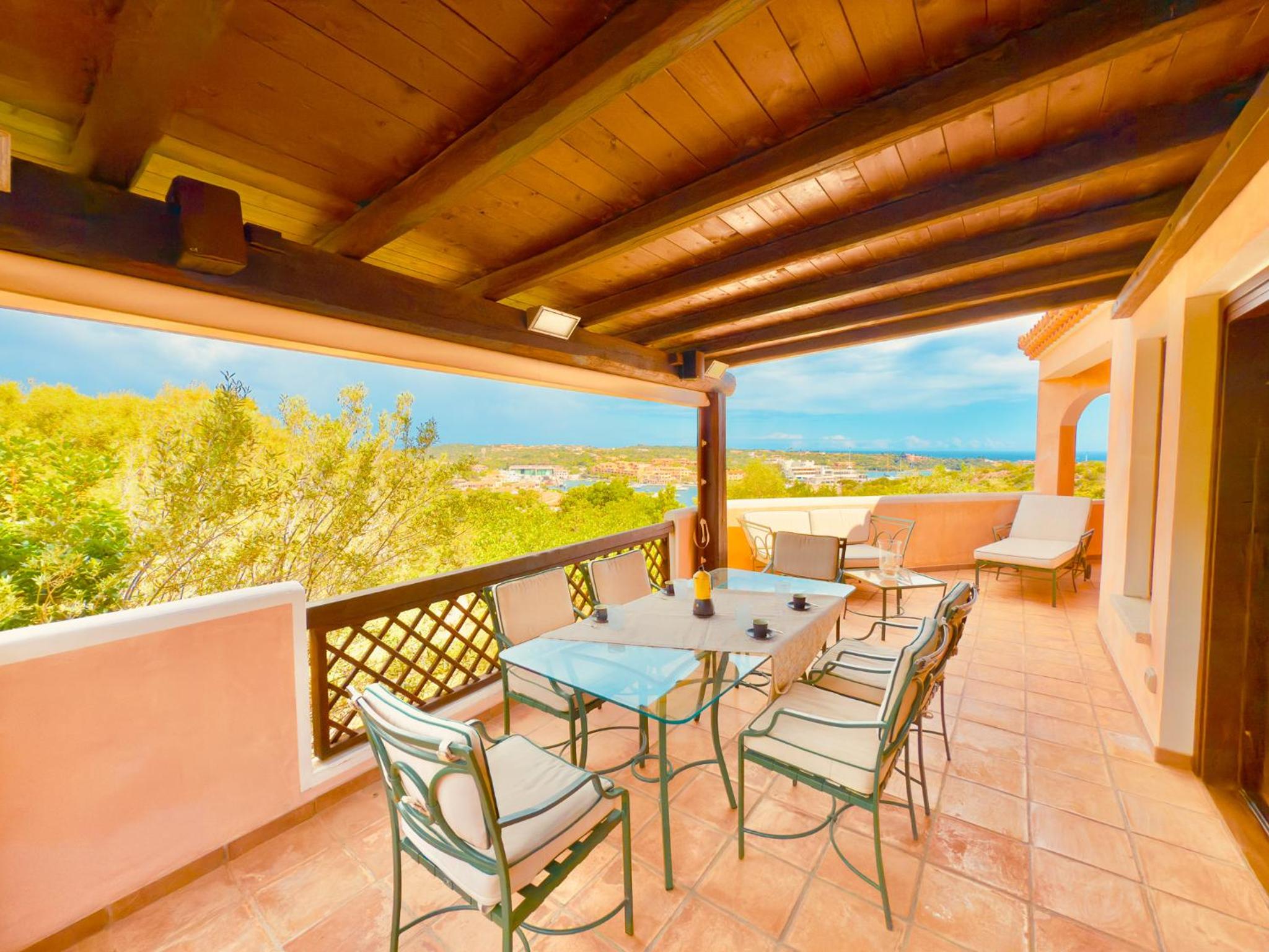 Three-Bedroom Vacation Home  photo 2