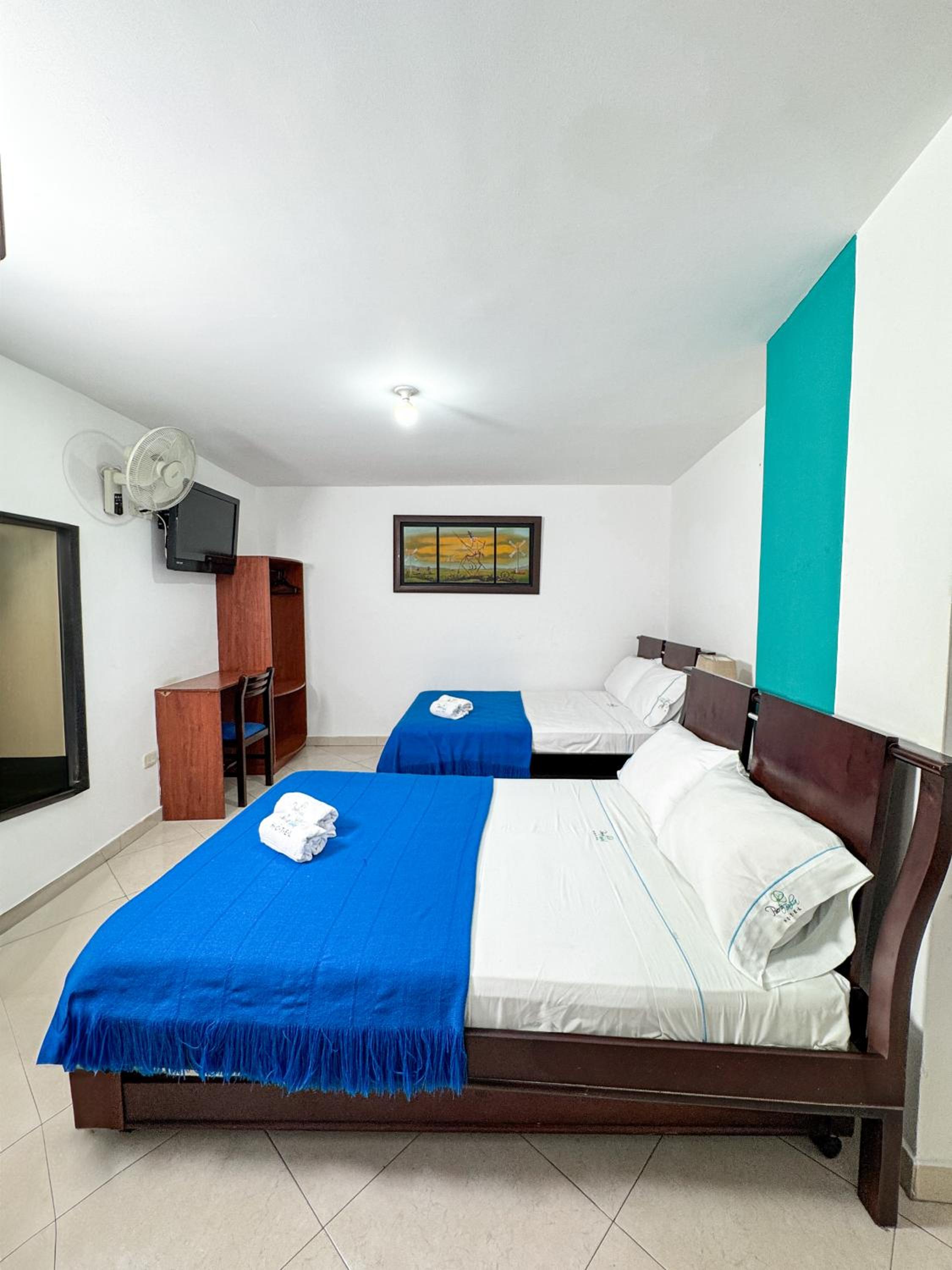 Double Room with Two Double Beds photo 2