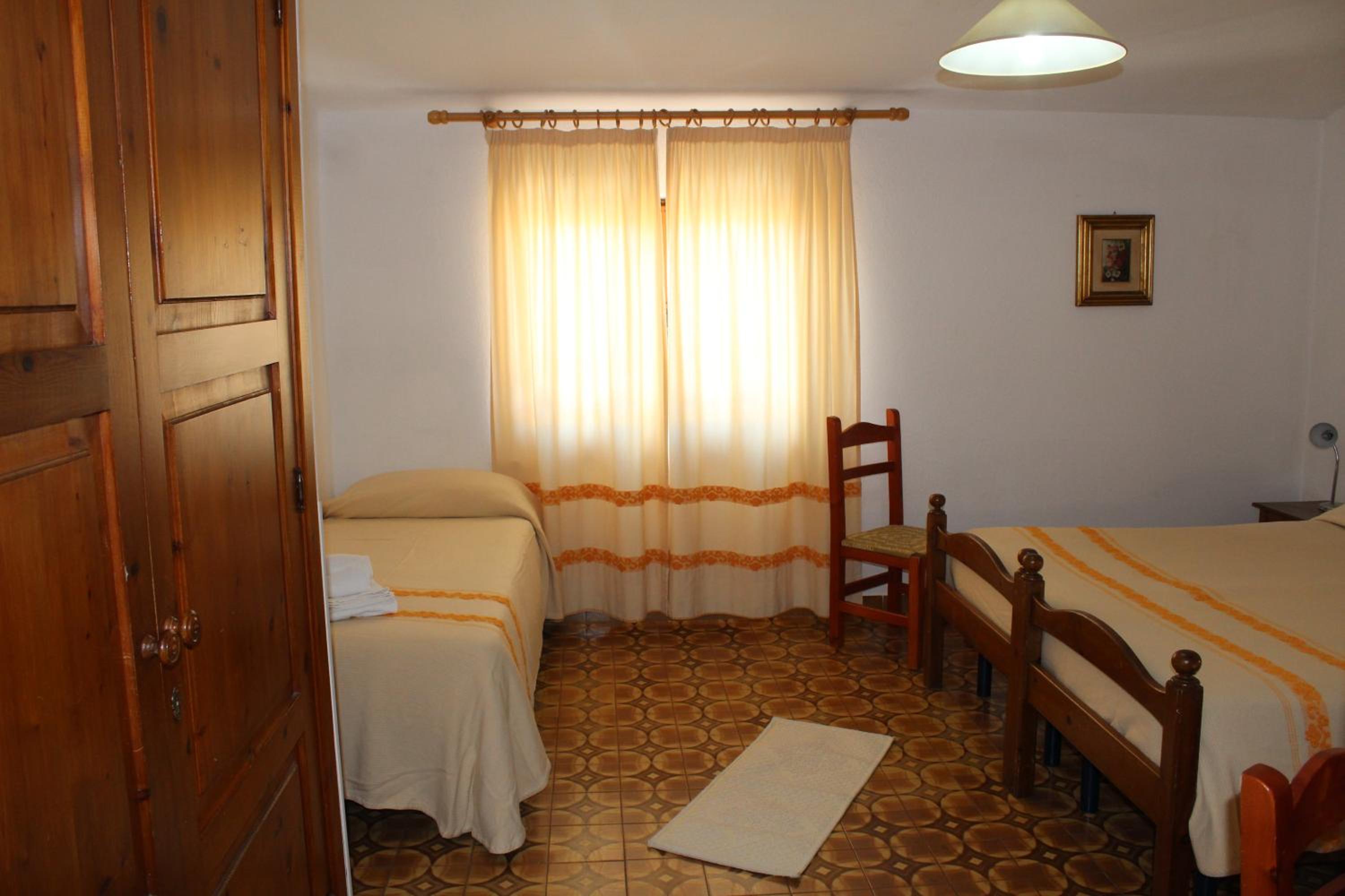 Classic Triple Room - Photo 2