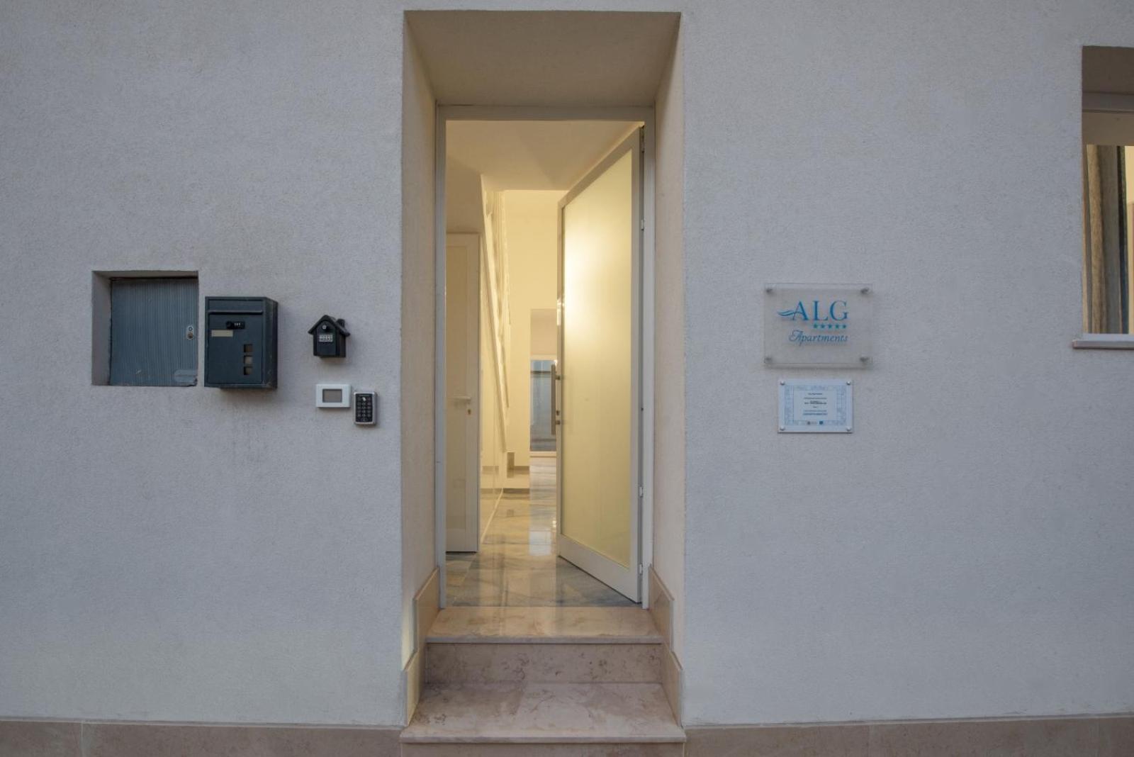 Studio Apartment with Balcony