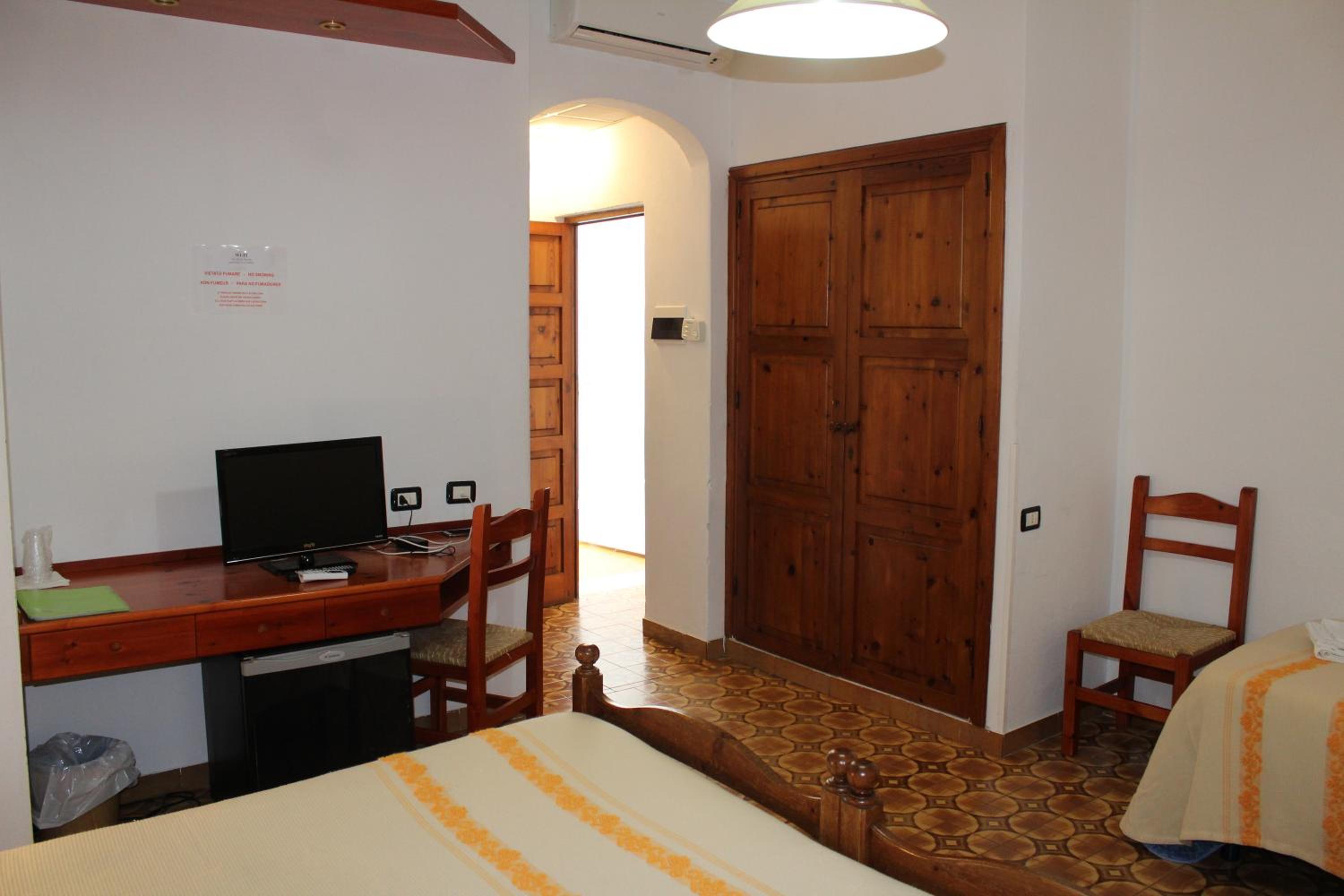 Classic Double or Twin Room - Photo 1