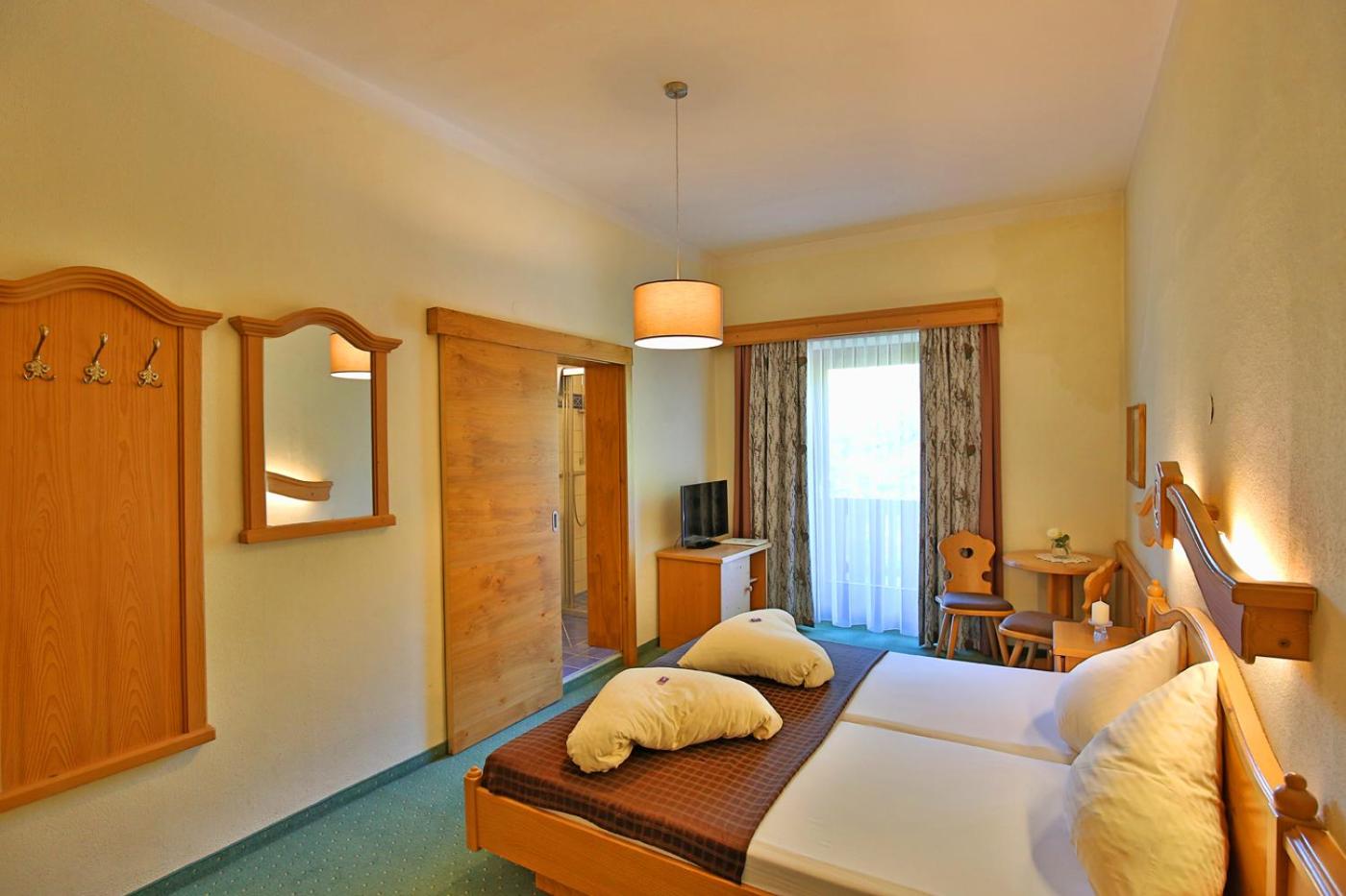 Standard Double Room - Photo 2