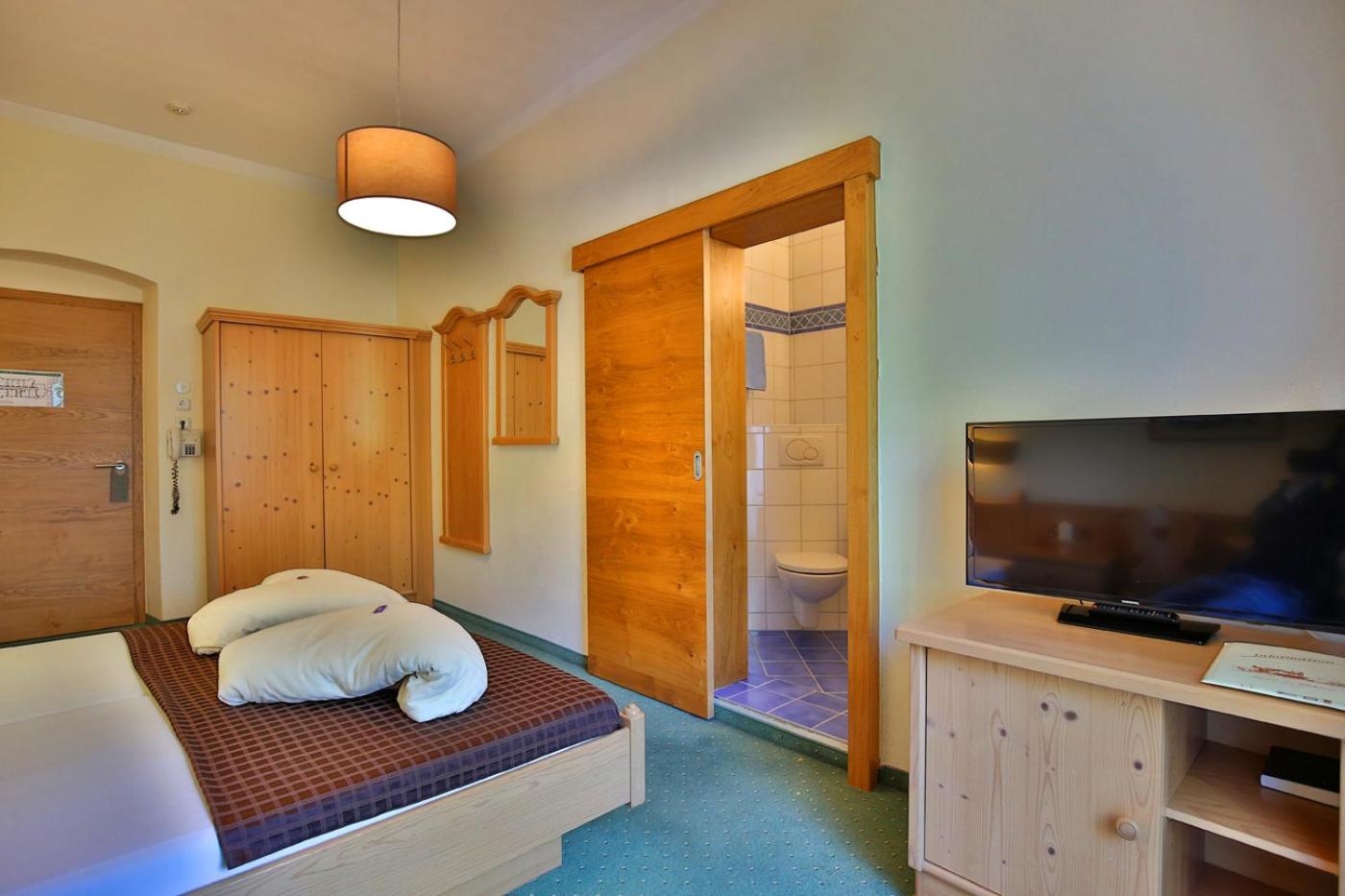 Standard Double Room - Photo 3