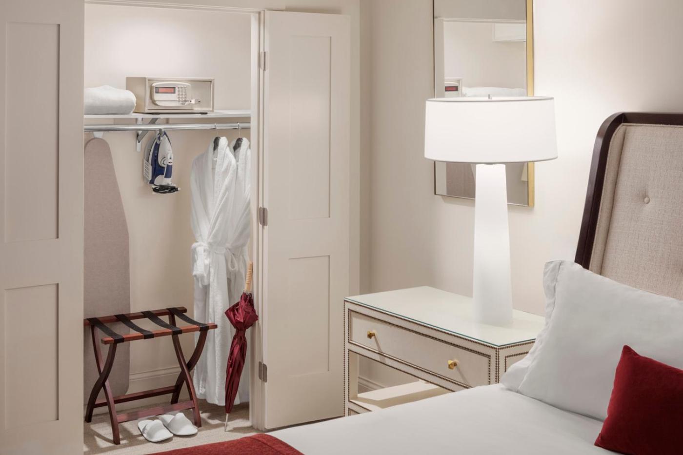 Deluxe Double Room with Two Double Beds - Photo 2