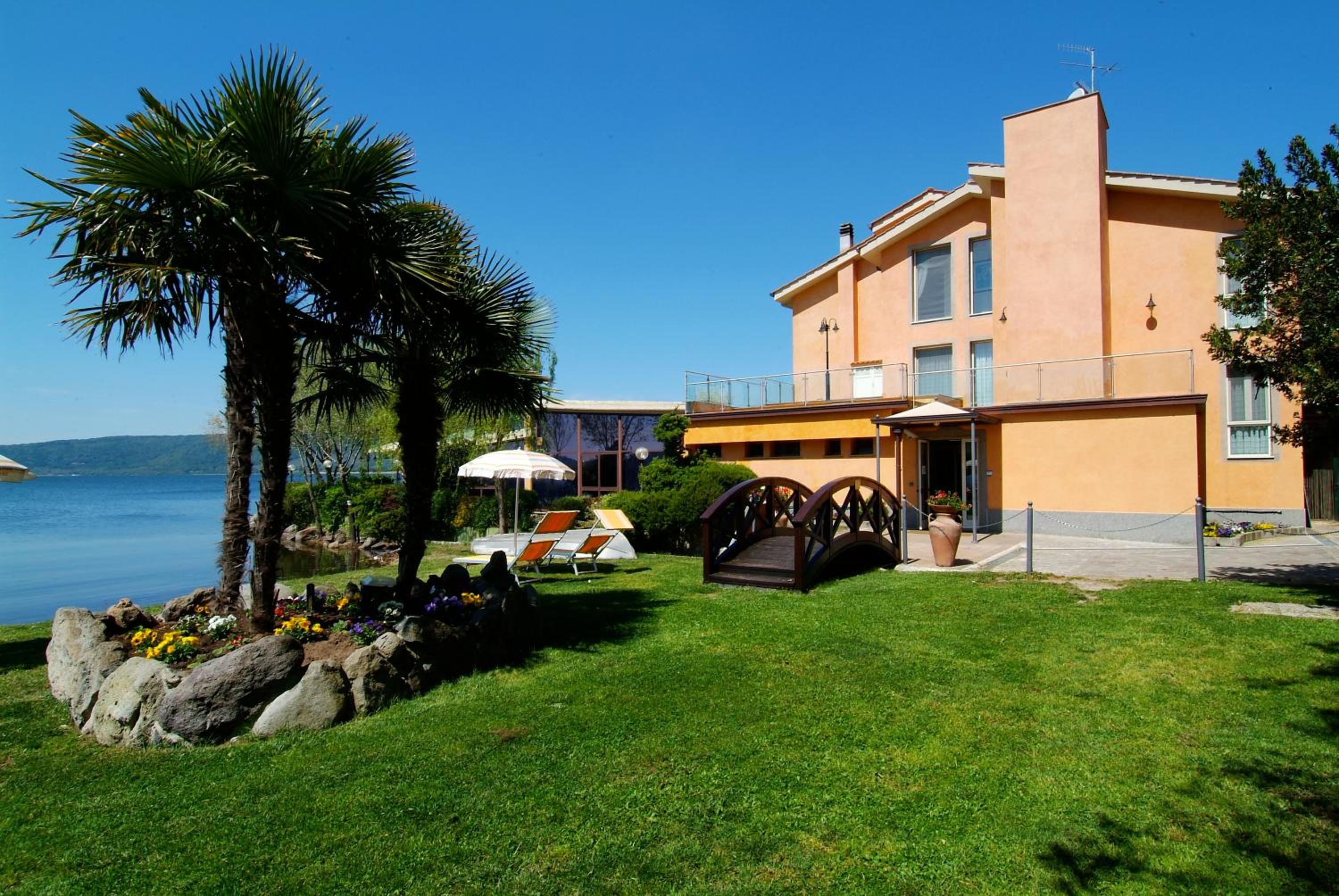Single Room with Lake View photo 2
