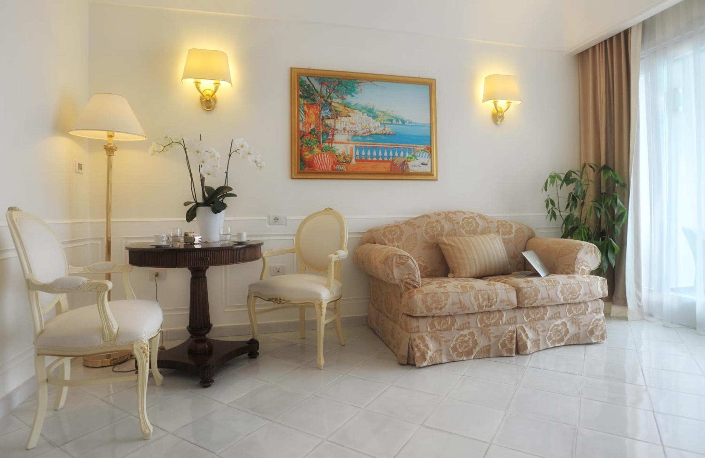 Suite - Photo 8