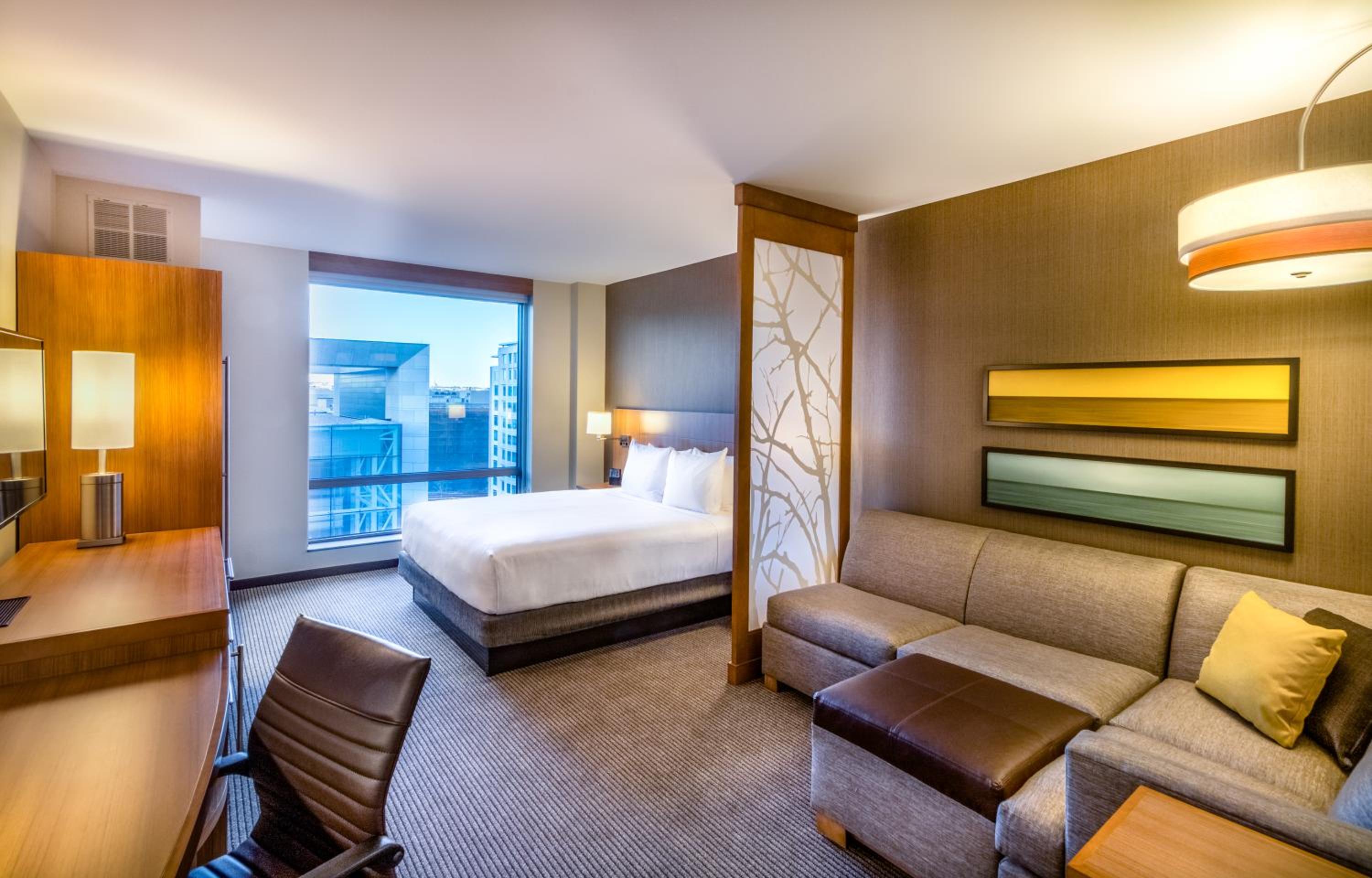 One-Bedroom King Suite with Sofa Bed - Photo 5