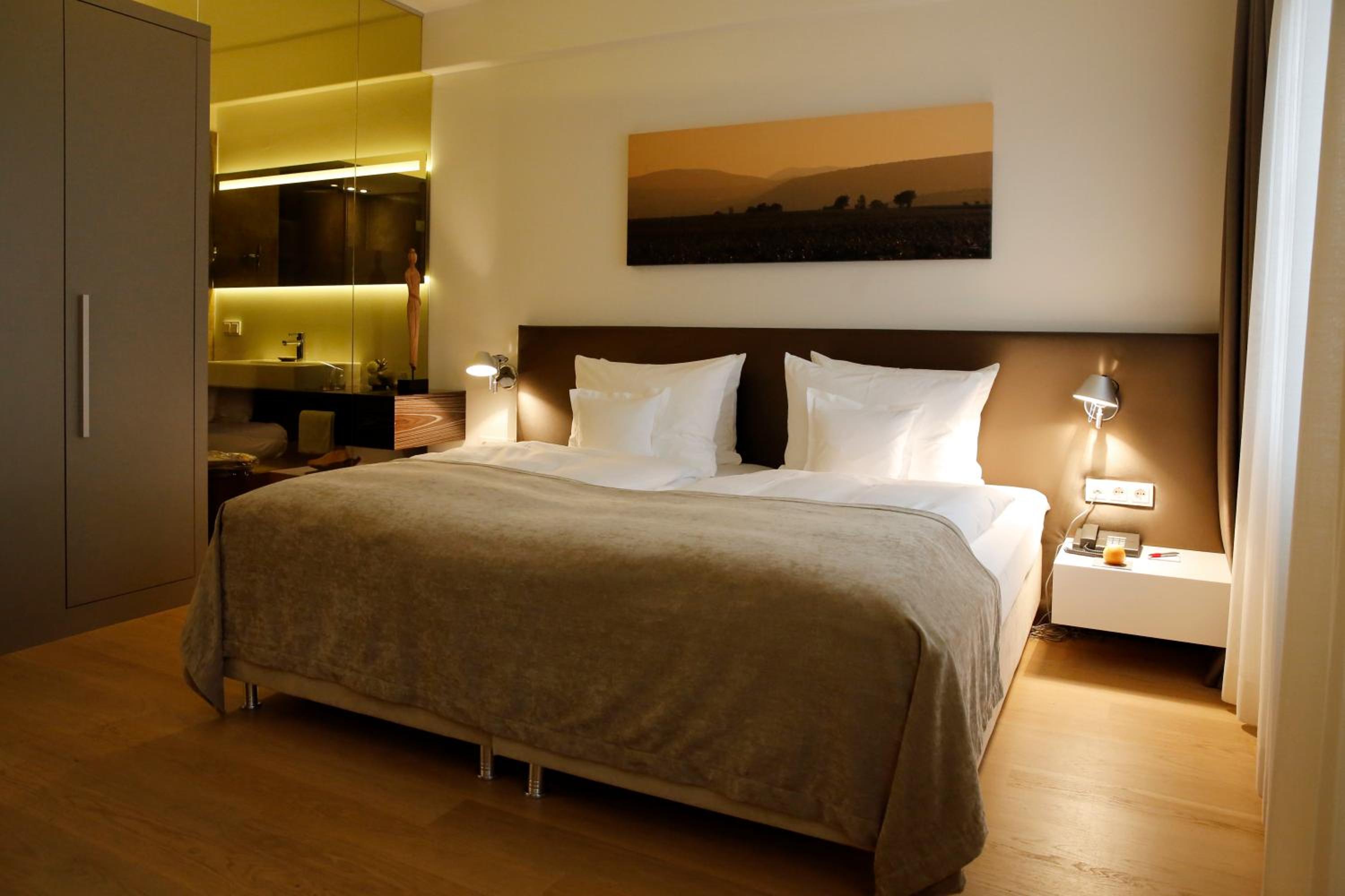Comfort Double Room with Balcony - Photo 6