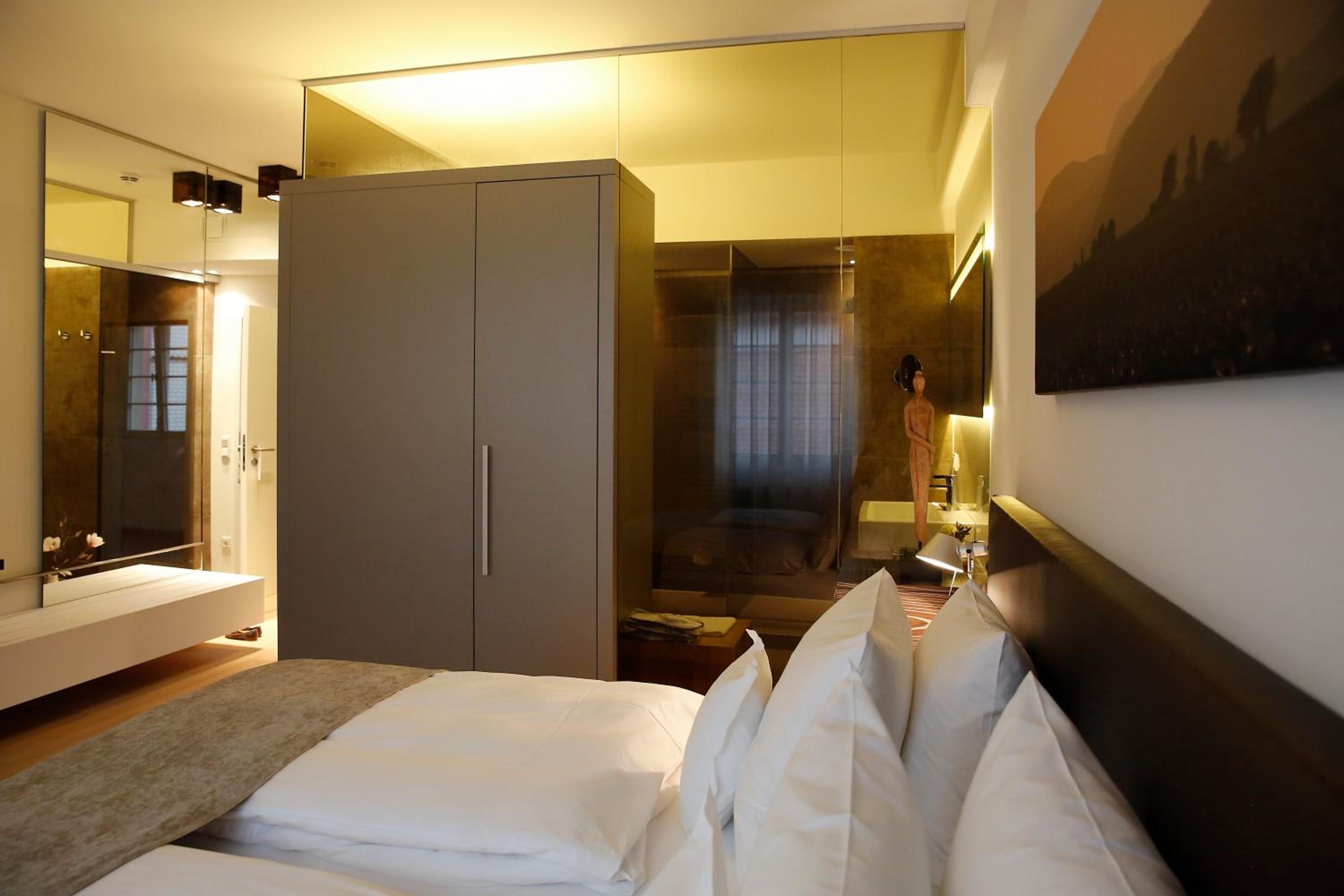 Comfort Double Room with Balcony - Photo 2