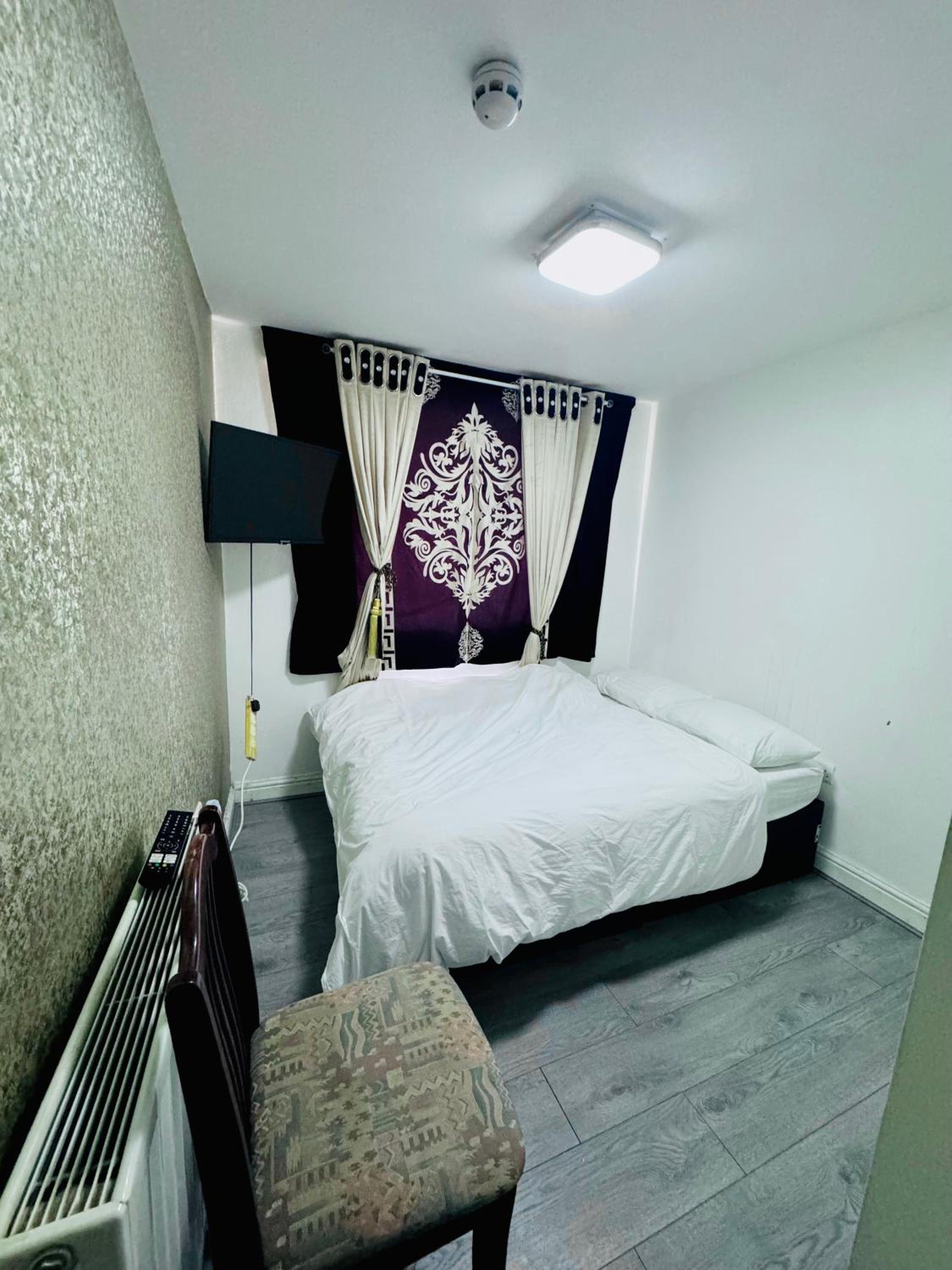 Standard Double Room with Shared Bathroom photo 2