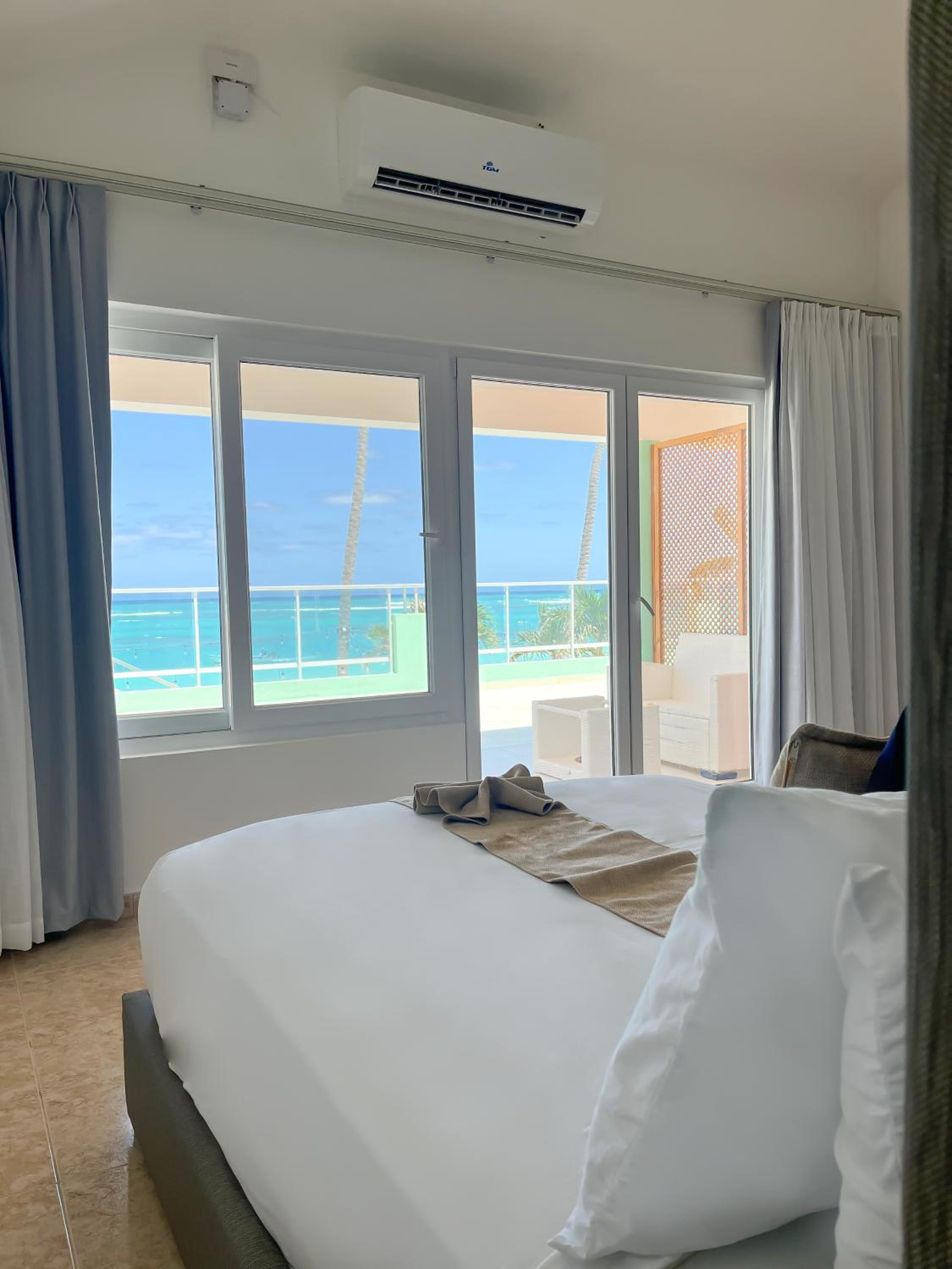Family Two-Bedroom Apartment with View photo 2