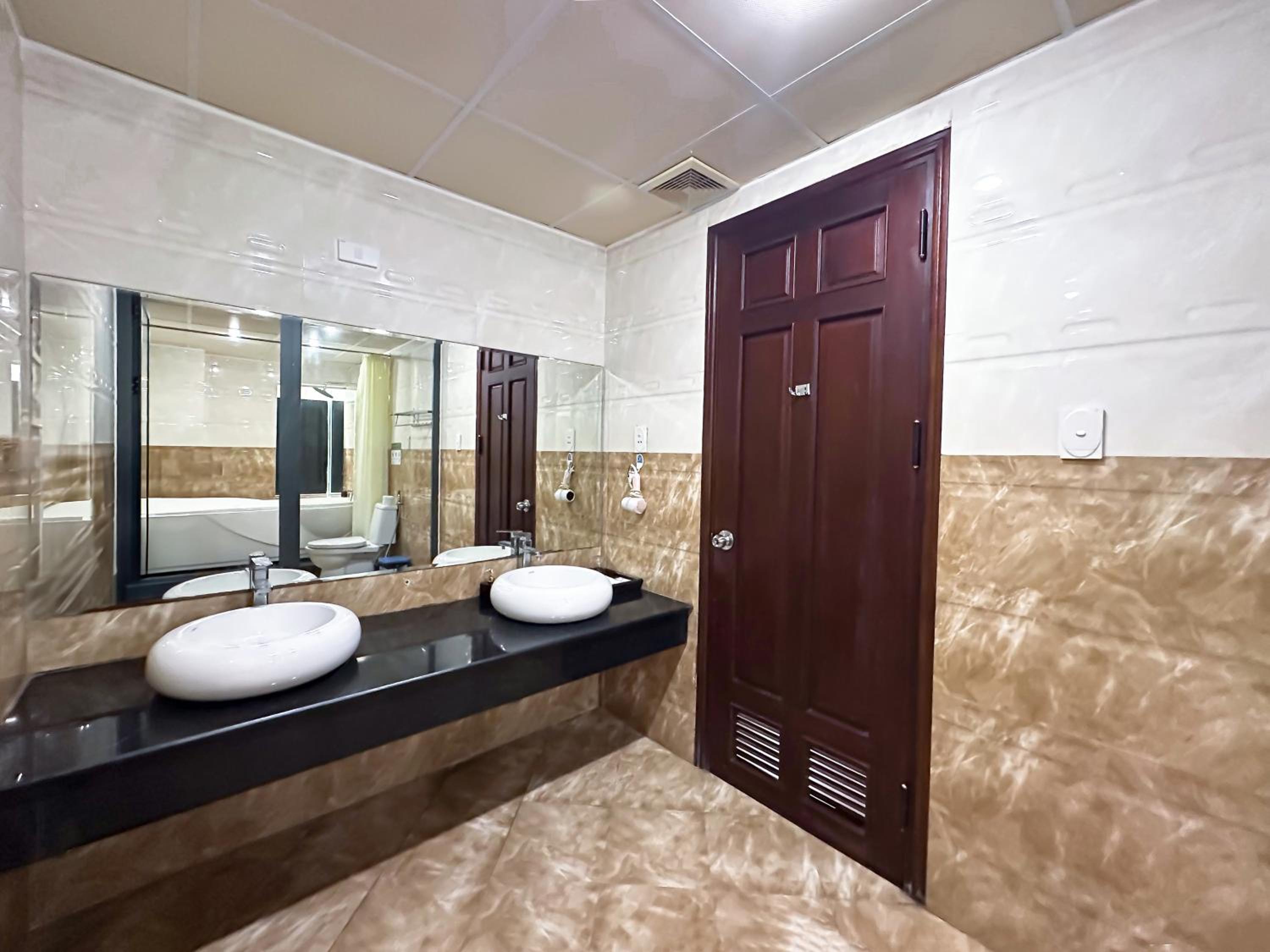Suite with City View photo 3
