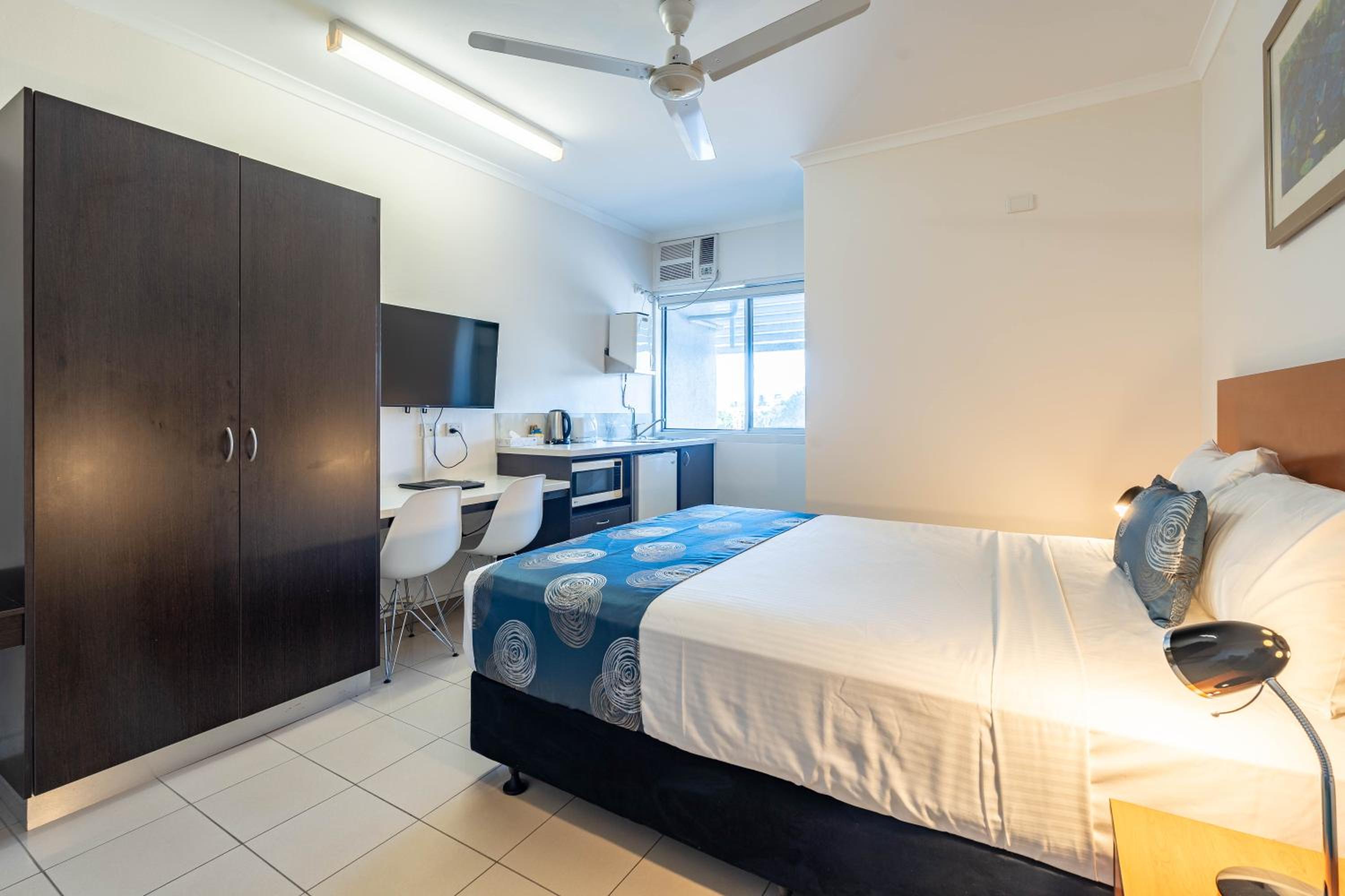 Standard Queen Room