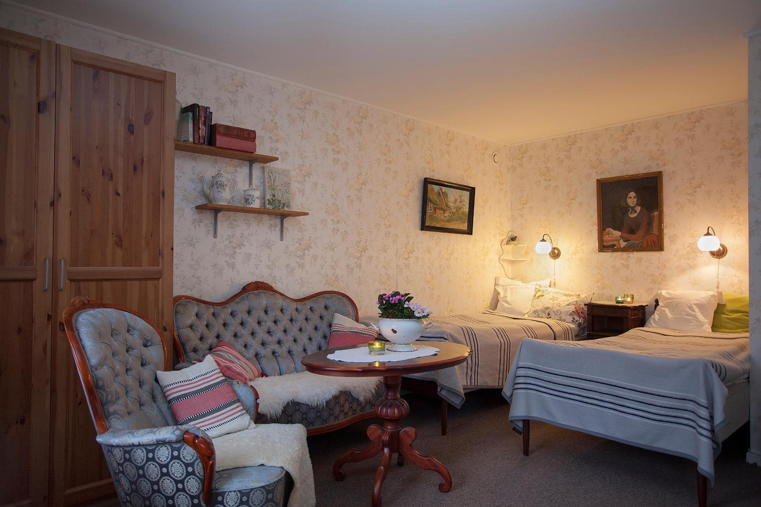 Double or Twin Room with Pool View photo 2