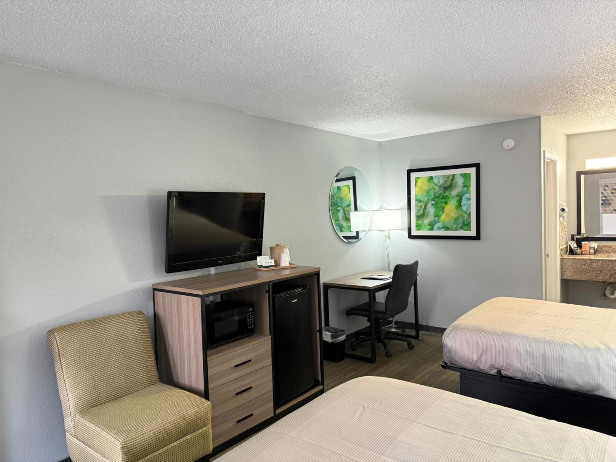 2 Double Beds, Kitchen, Non Smoking