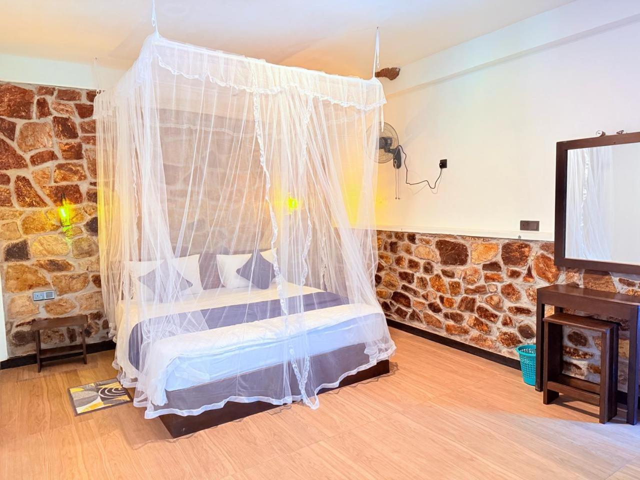 Double Room with Balcony photo 3