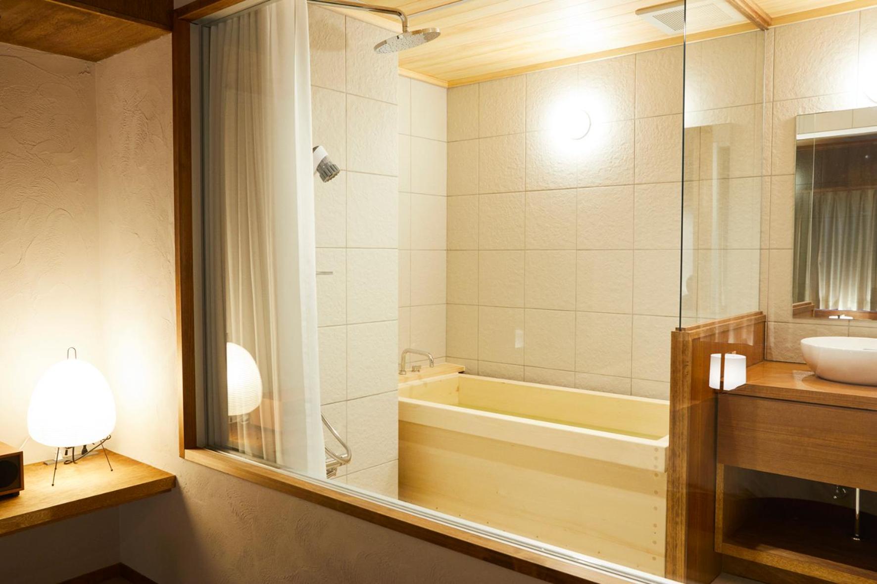Quadruple Room with Bath photo 2