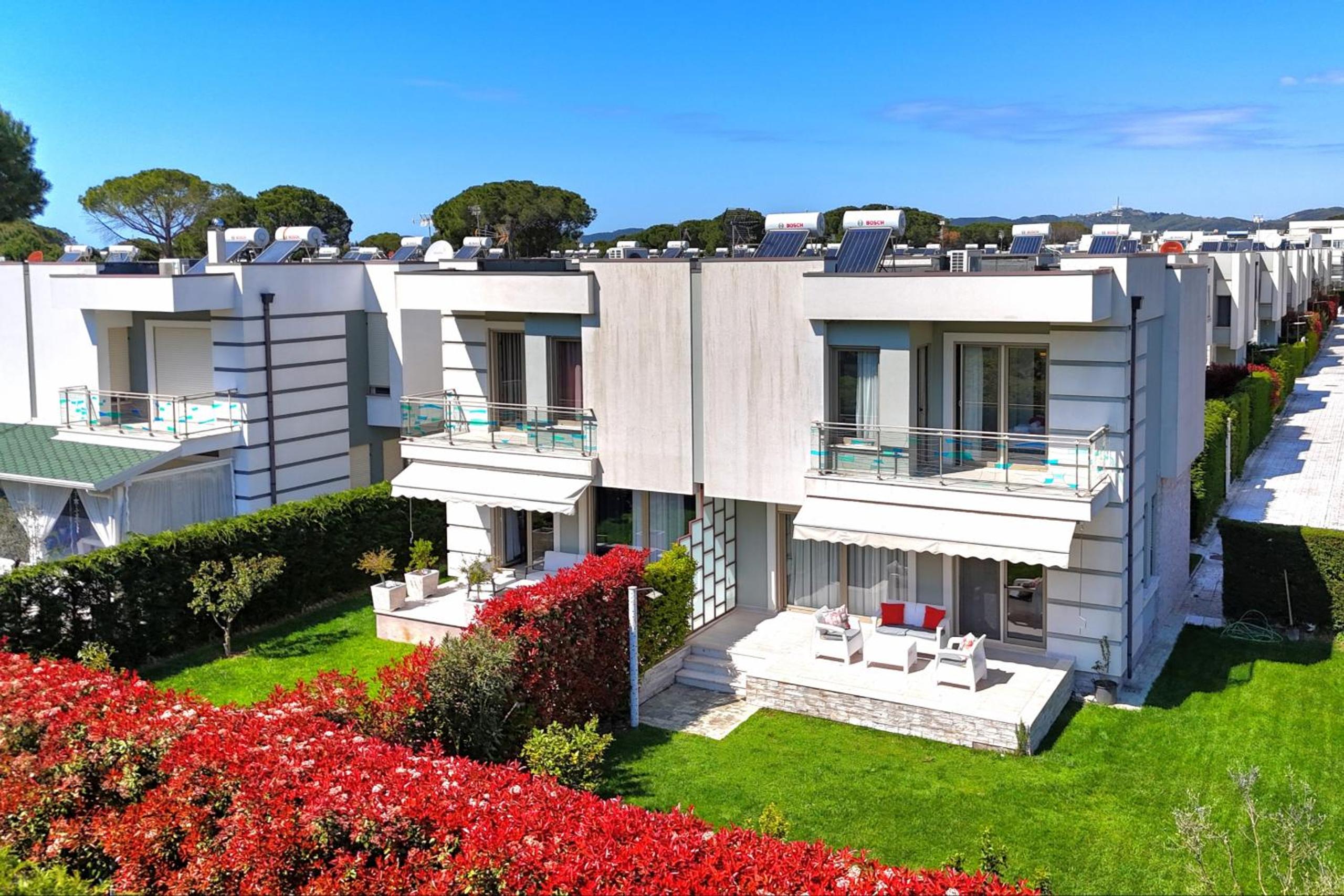 Villa with Garden View