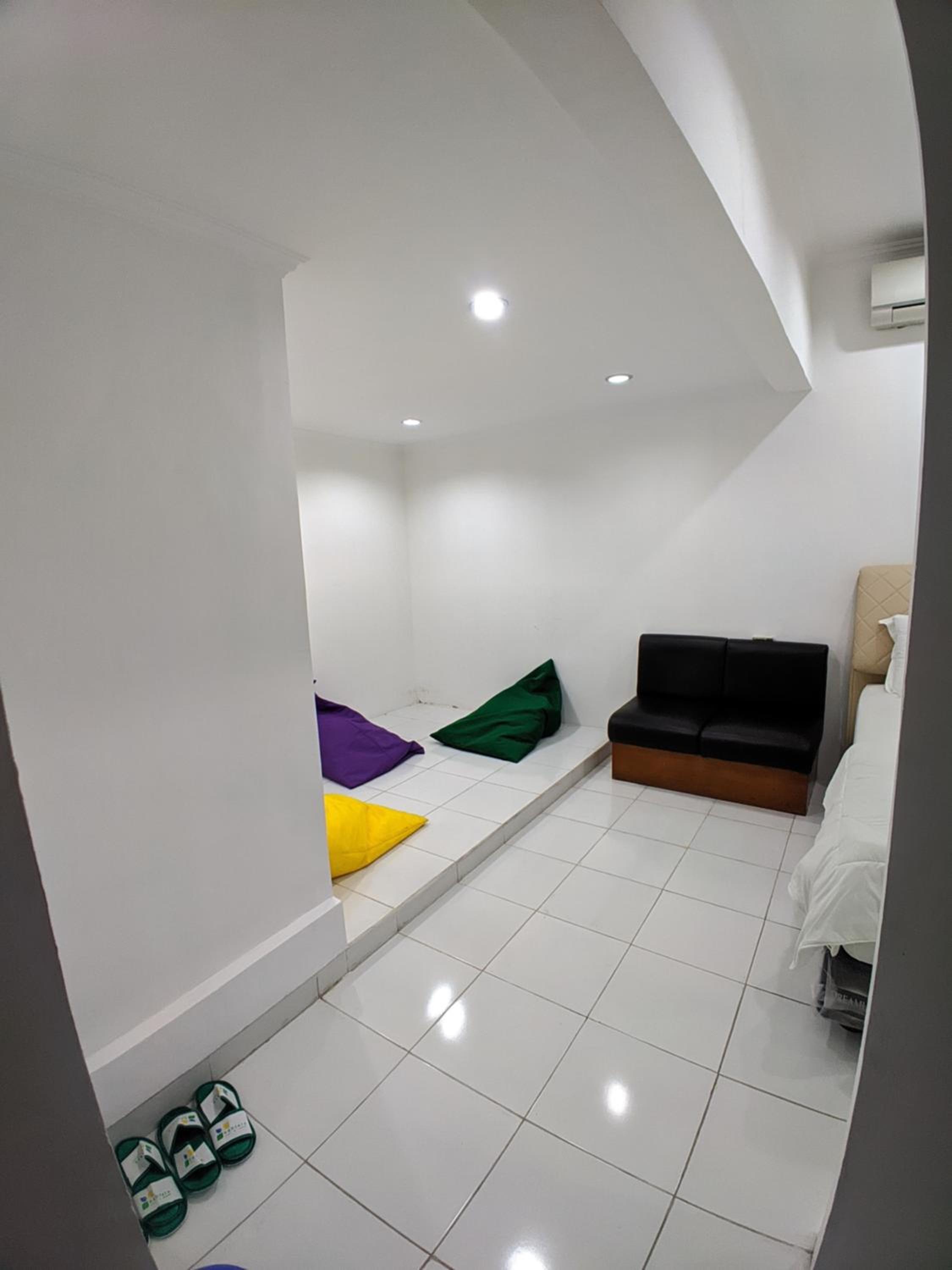 Family Room photo 2