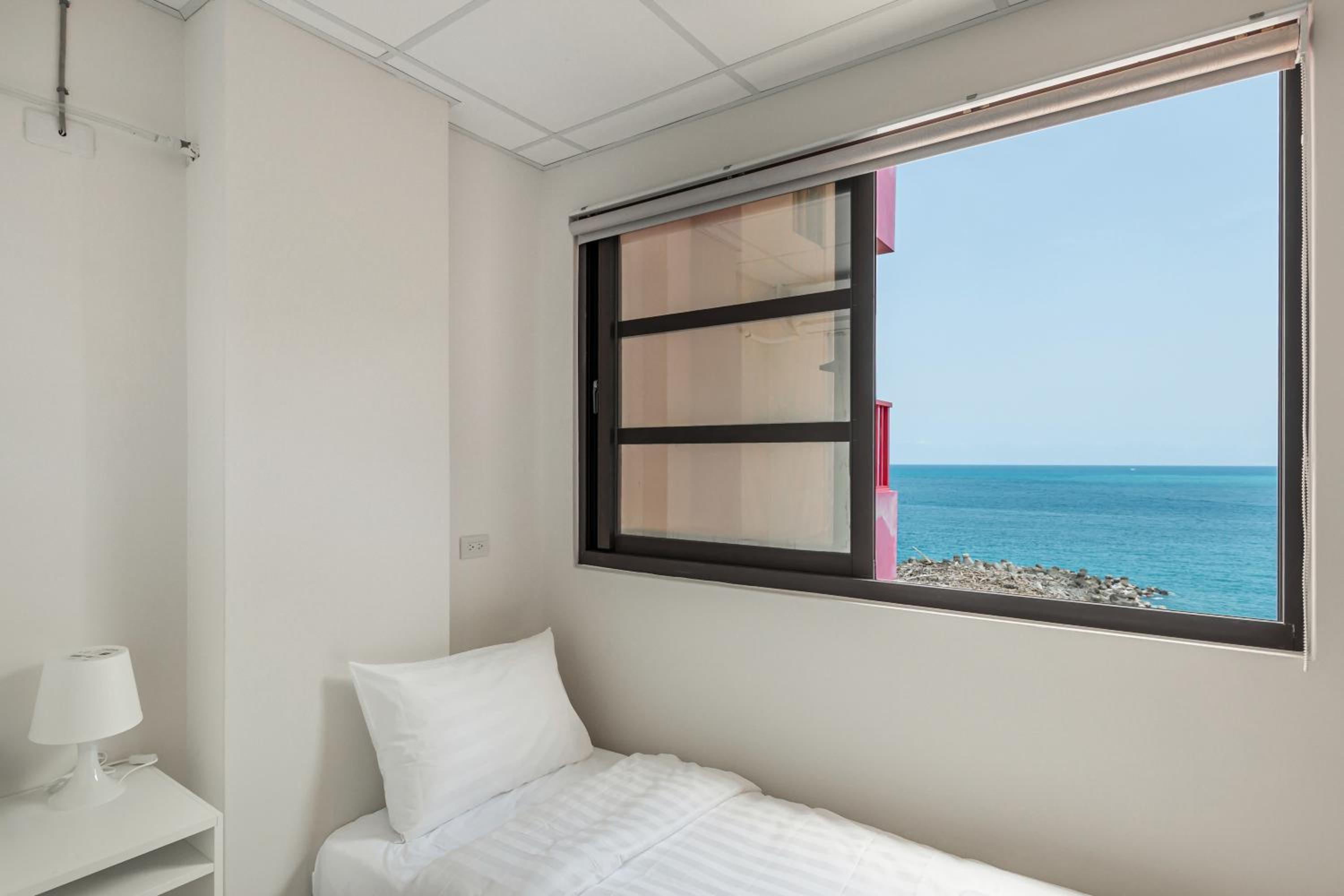 Single Room with Private External Bathroom photo 1