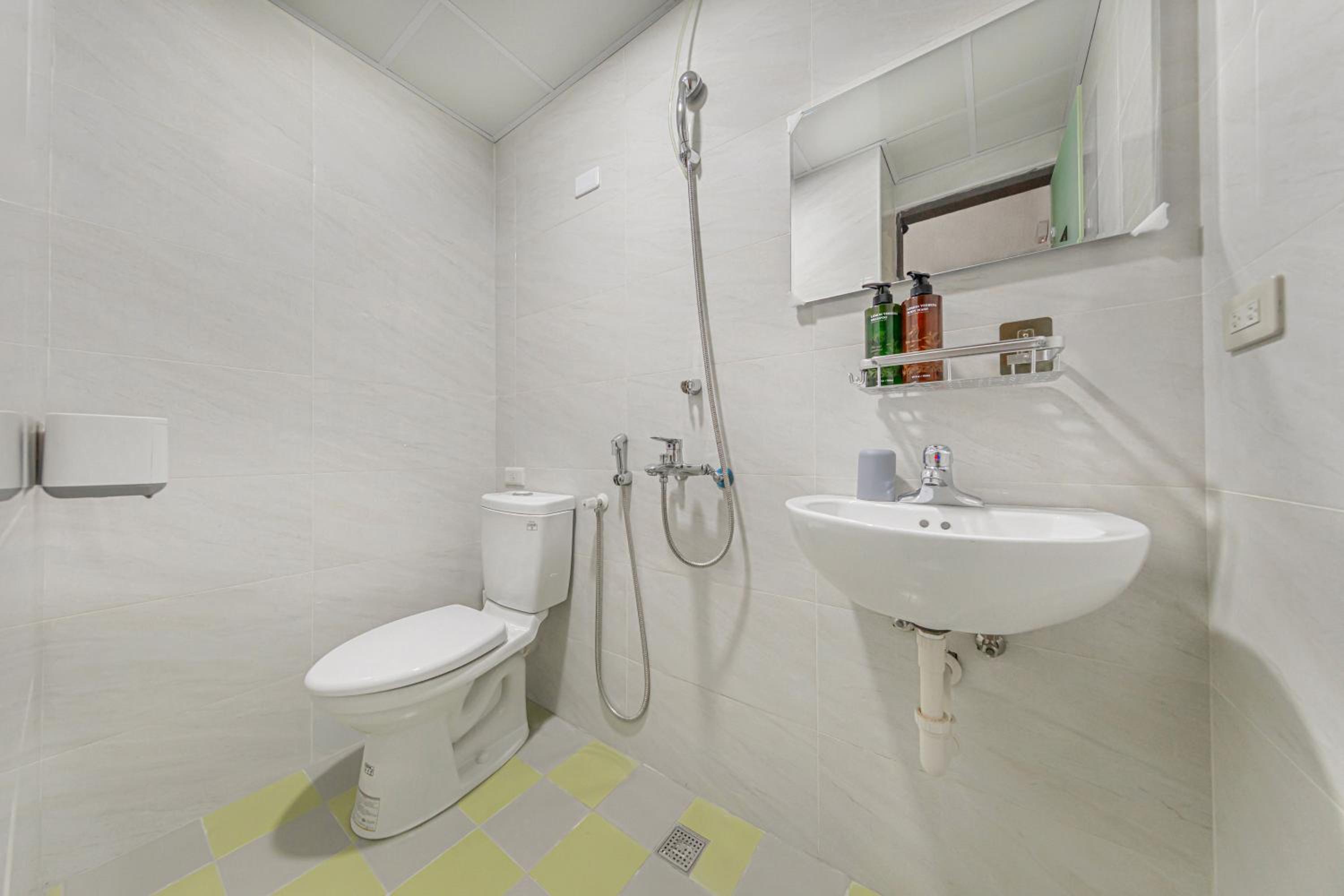 Single Room with Private External Bathroom photo 2