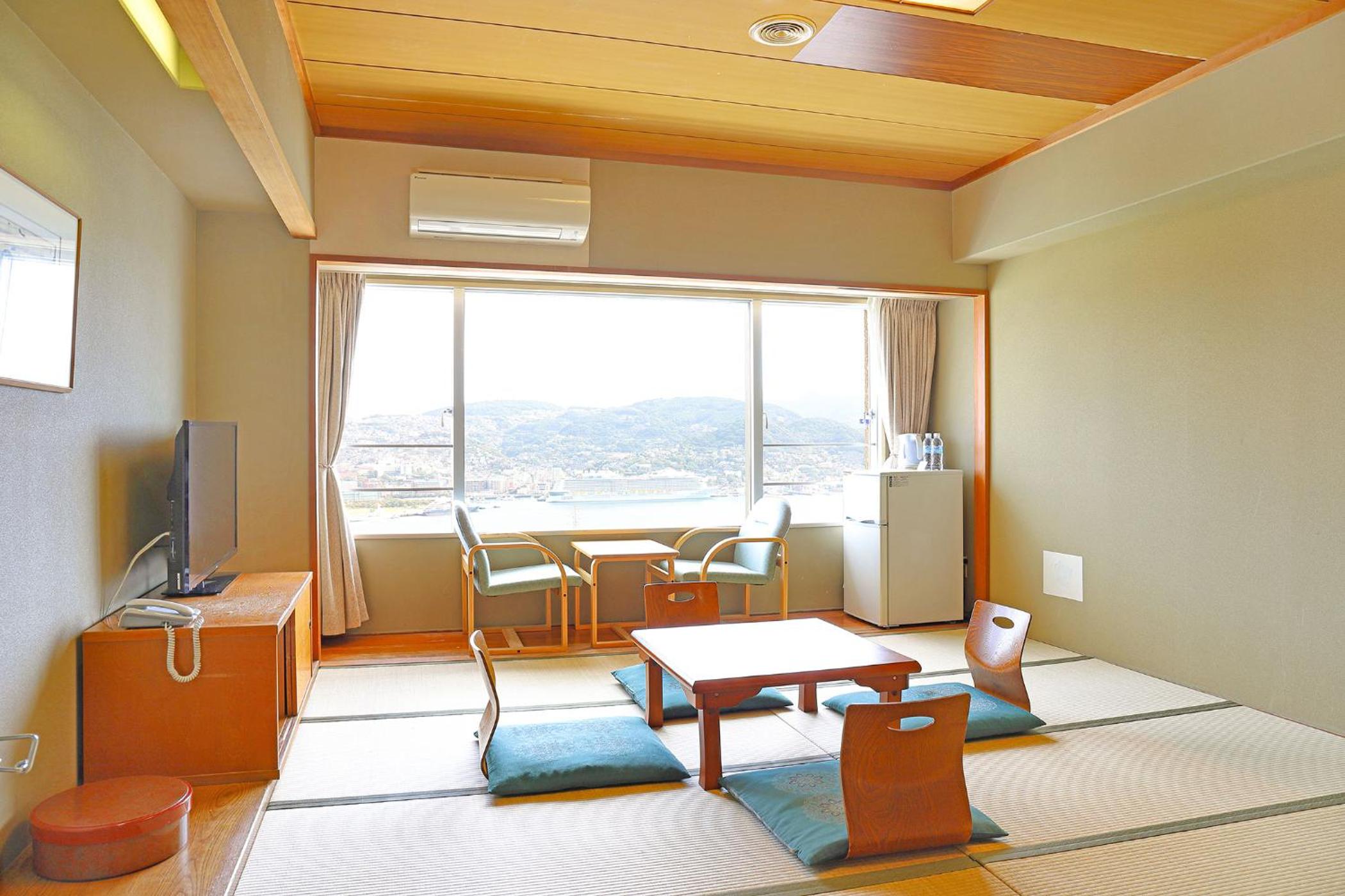 Standard Japanese-Style-Room 32 square yards (Top Floor) - Indoor Bath - Non-Smoking