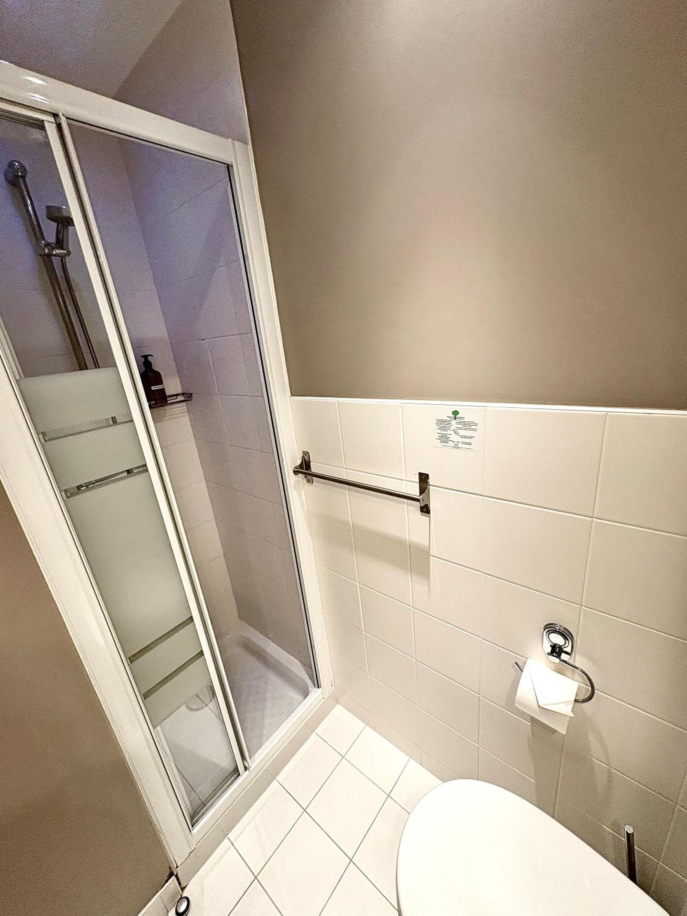 Single Room with Single Bed
