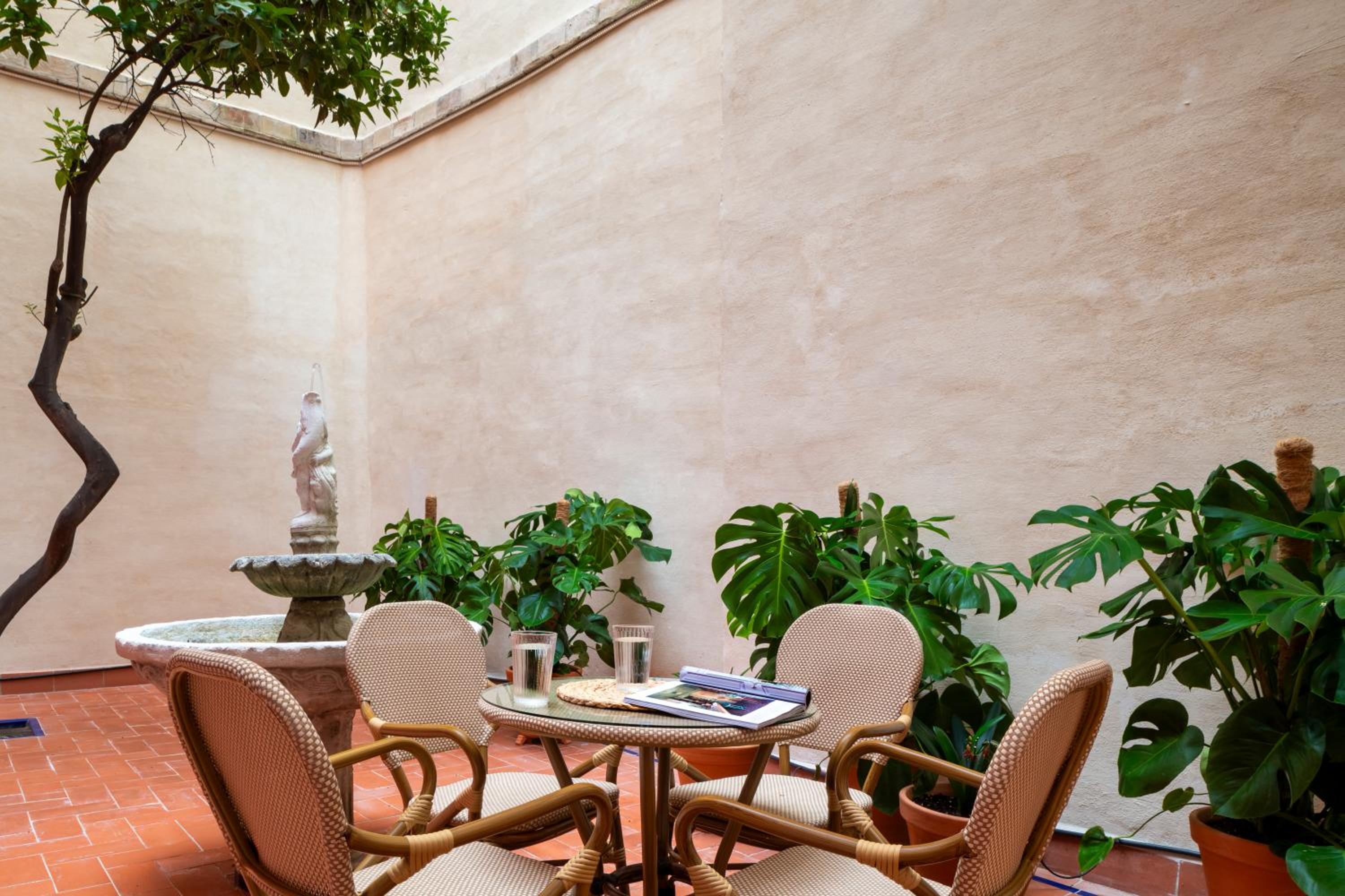 One-Bedroom Apartment with Garden