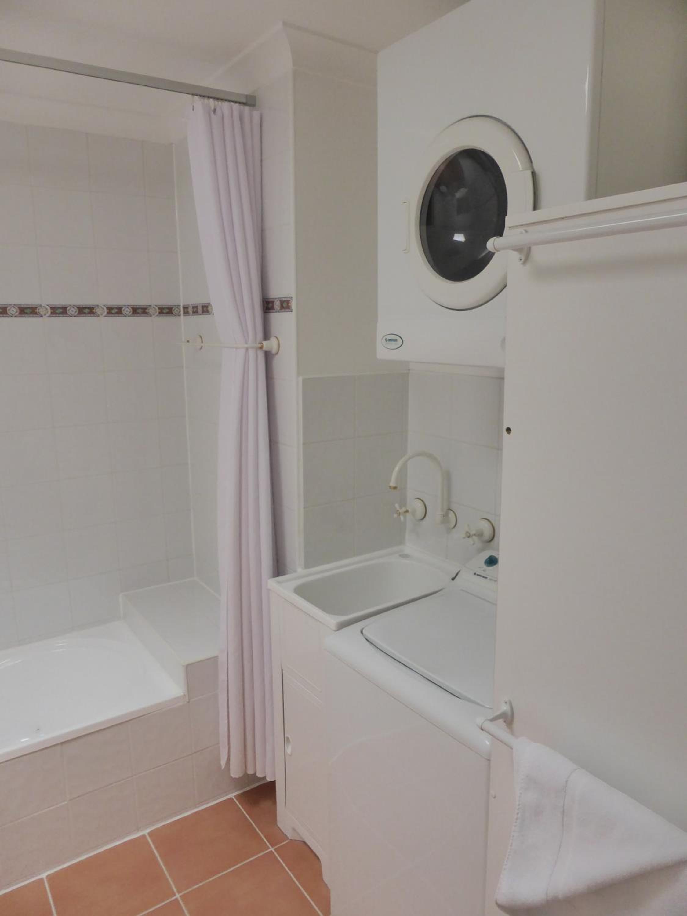 Superior Two-Bedroom Apartment photo 3